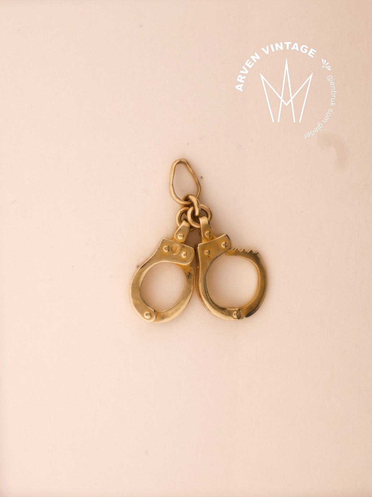 Vintage pendant yellow gold