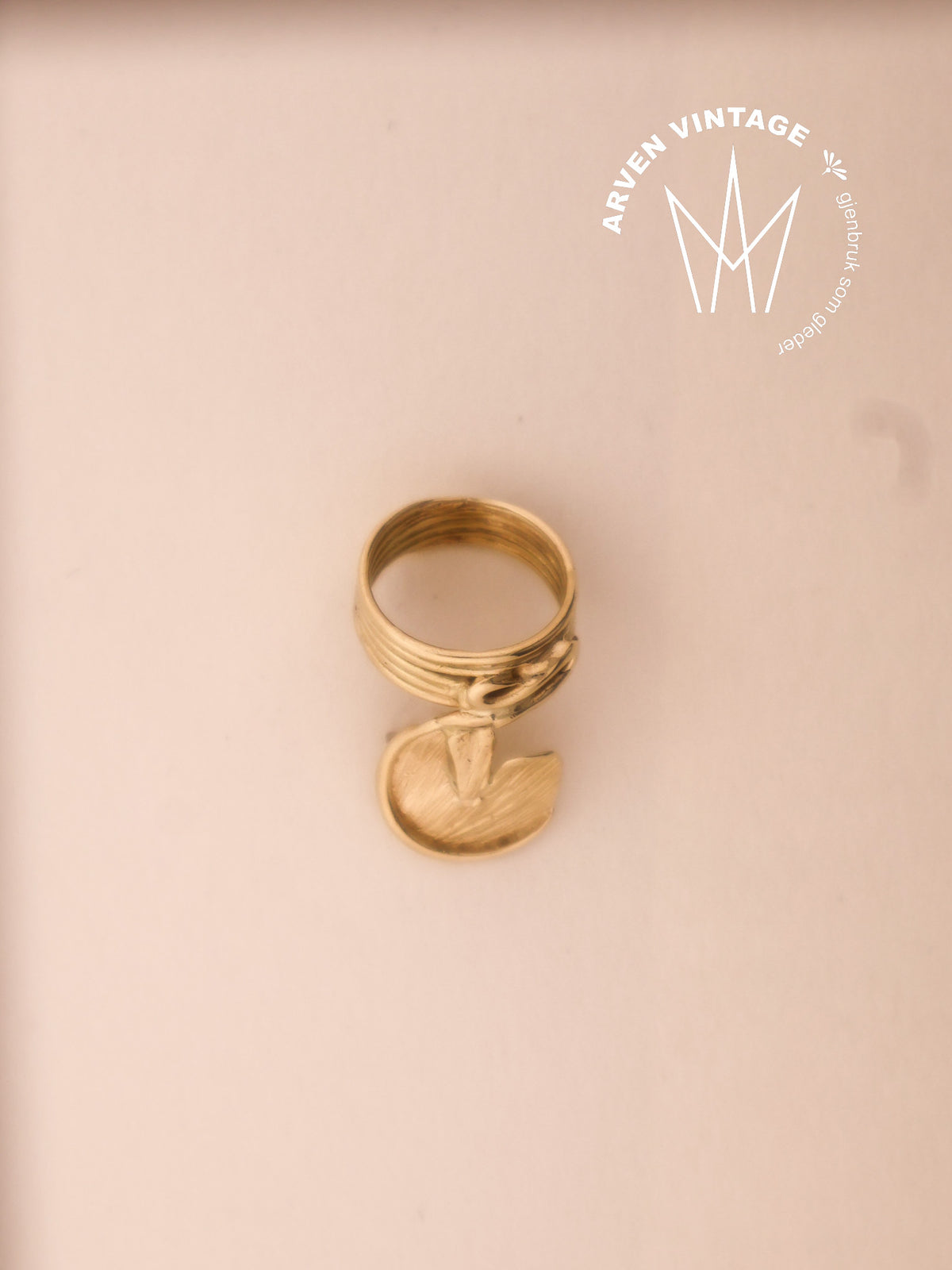 Vintage ring in yellow gold, size 45