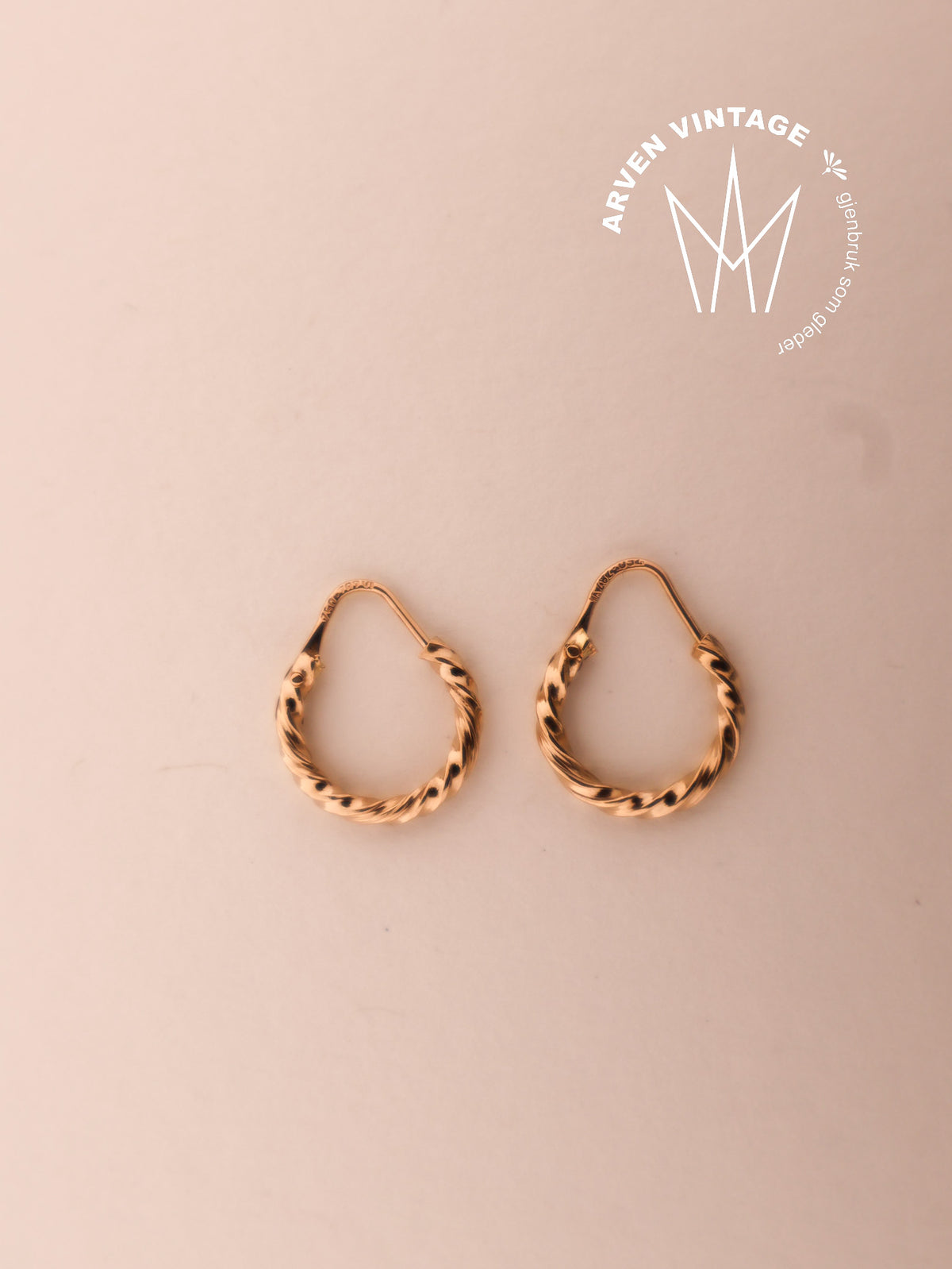 Vintage yellow gold earrings