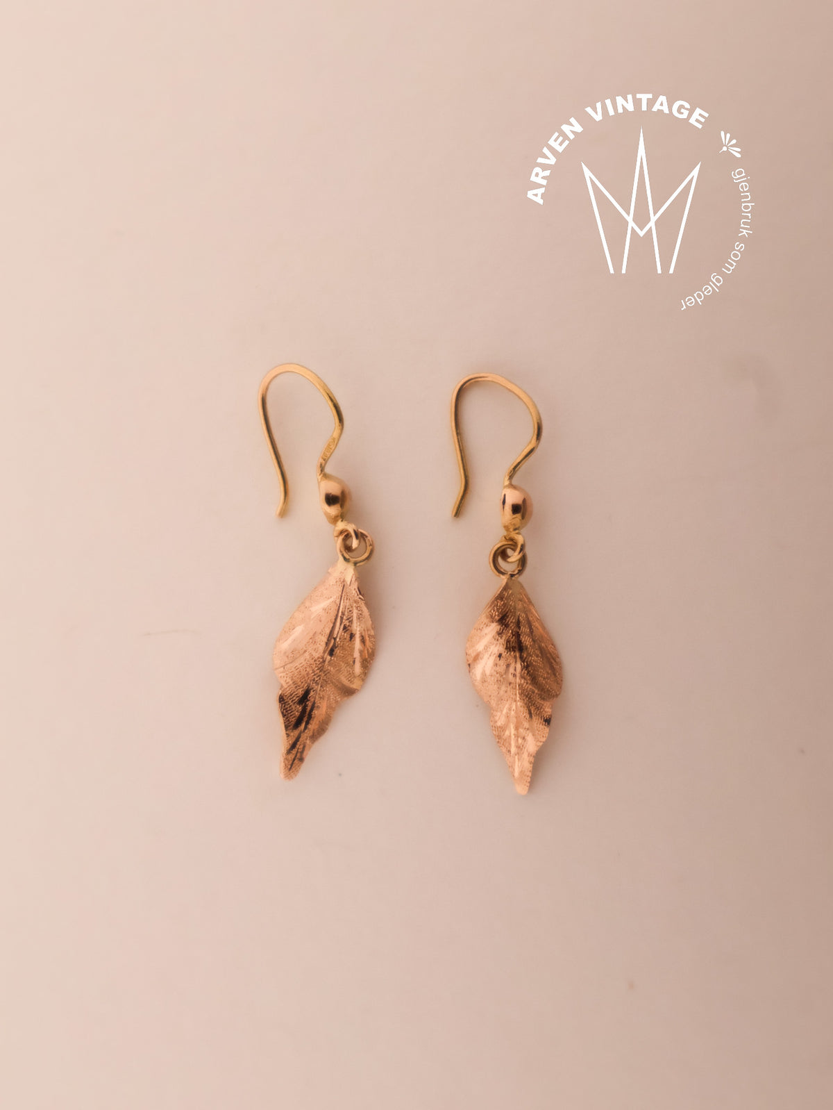 Vintage yellow gold earrings