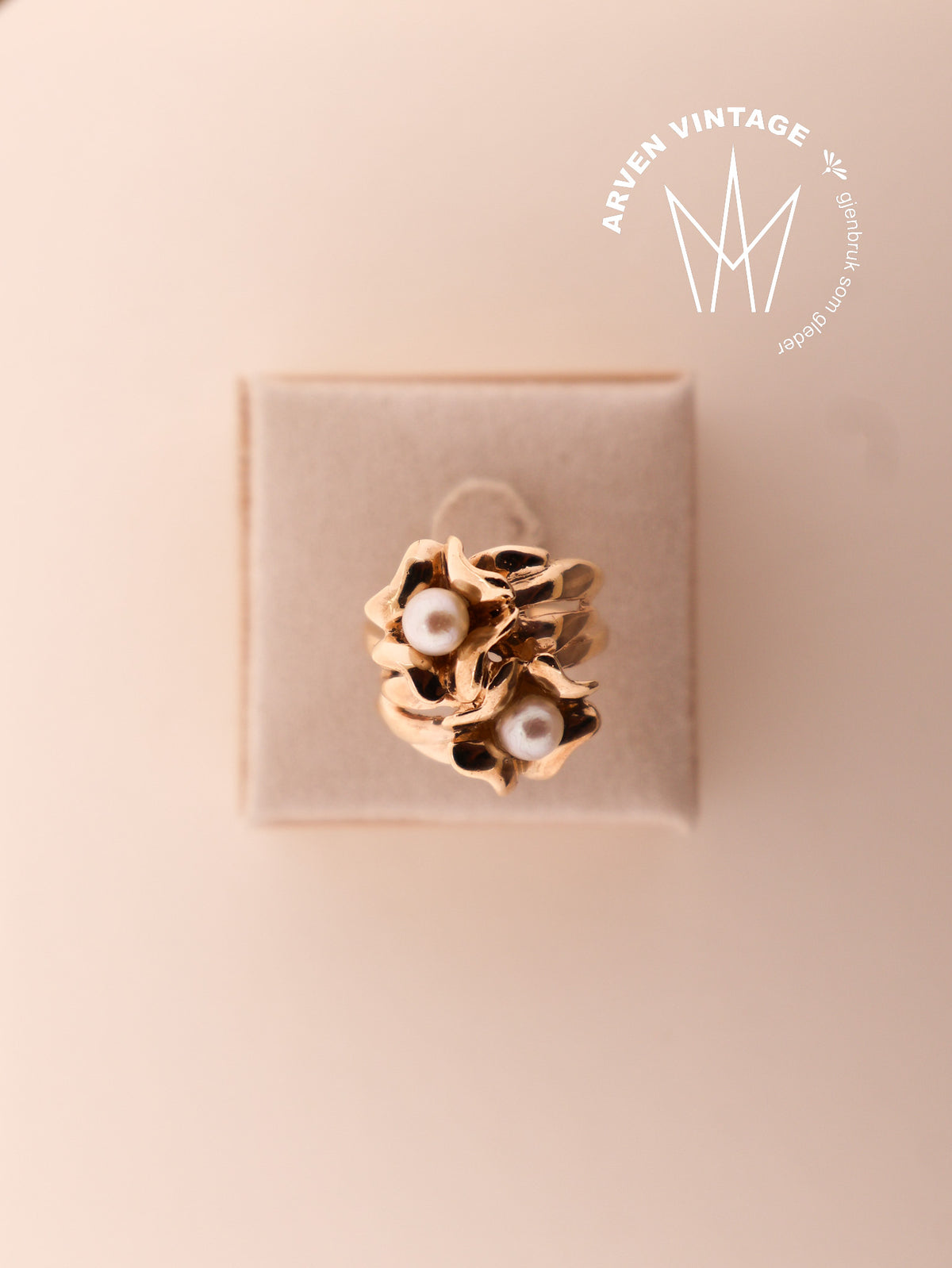 Vintage pearl ring in yellow gold, size 50