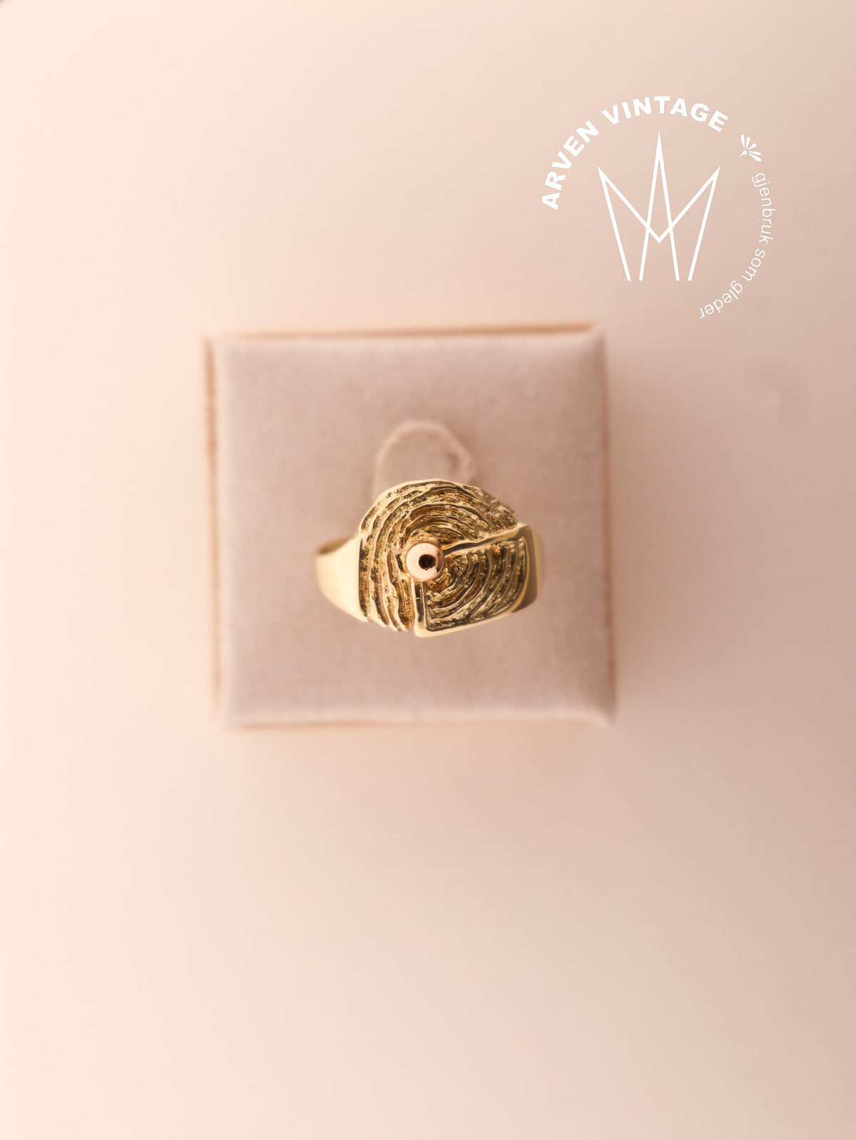 Vintage ring in yellow gold size 58