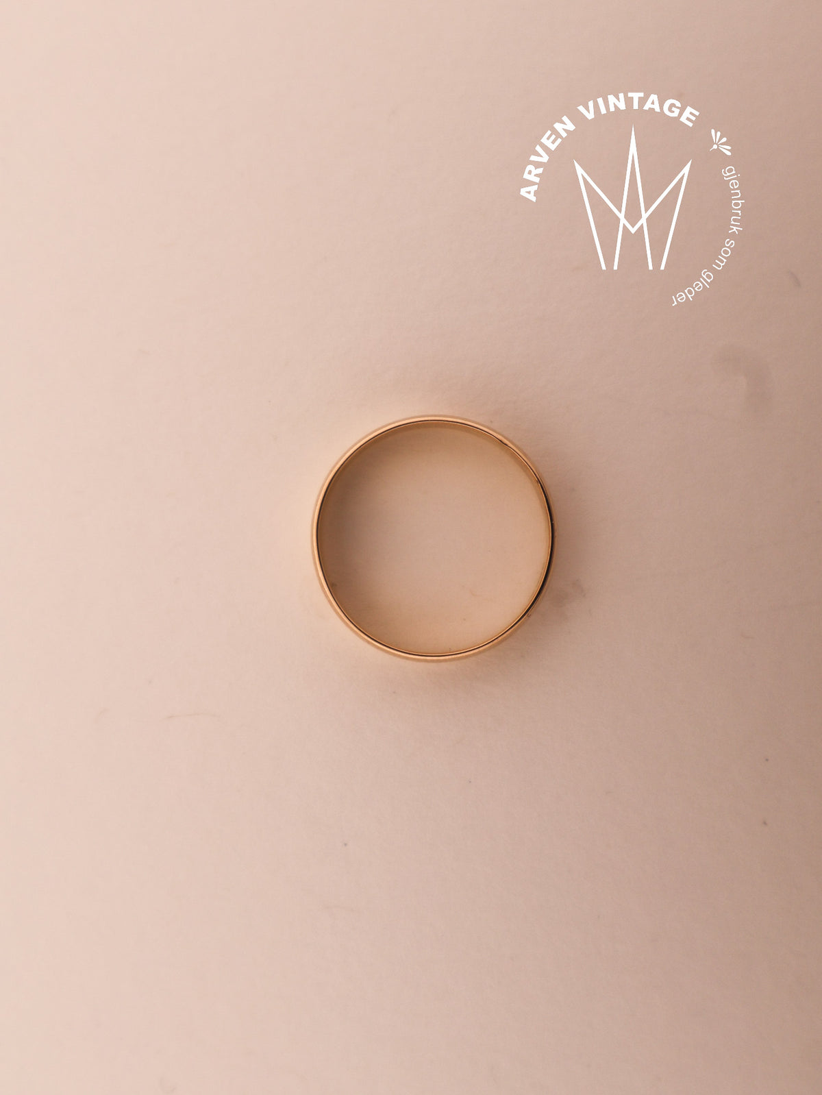 Vintage plain yellow gold ring size 63