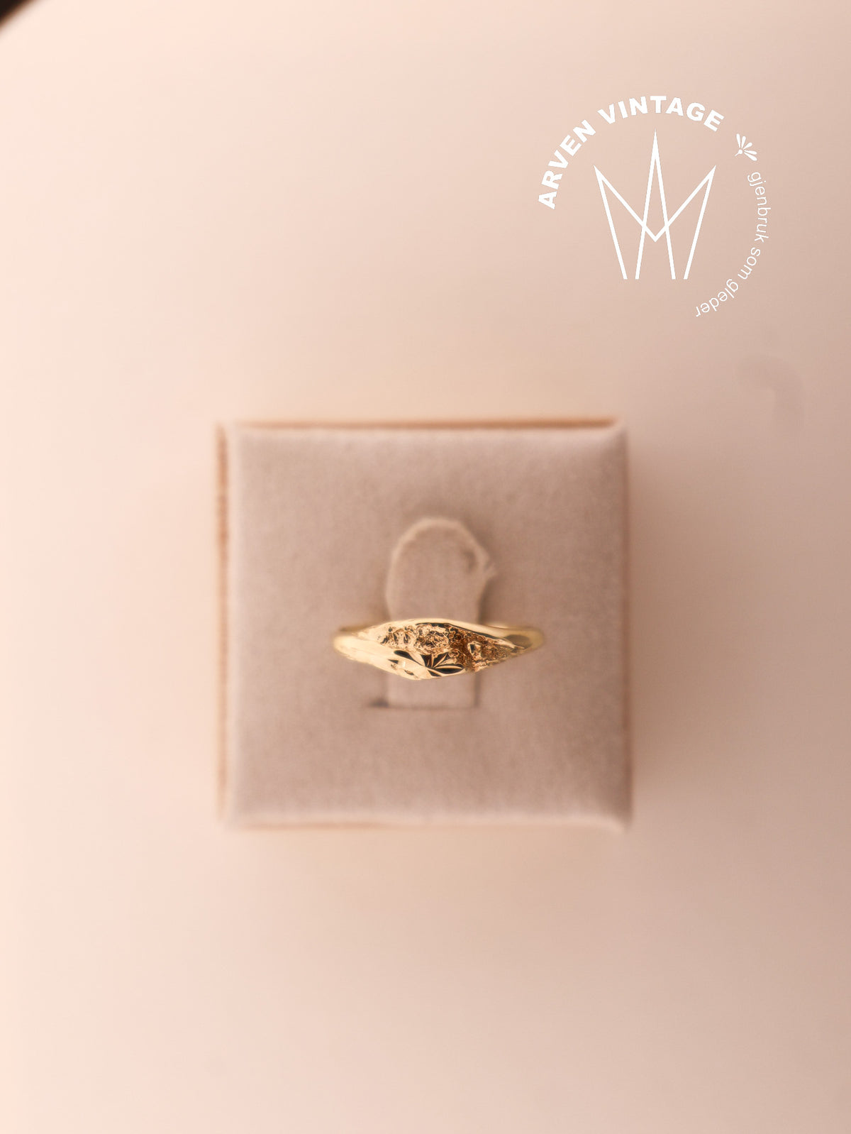 Vintage ring in yellow gold, size 52
