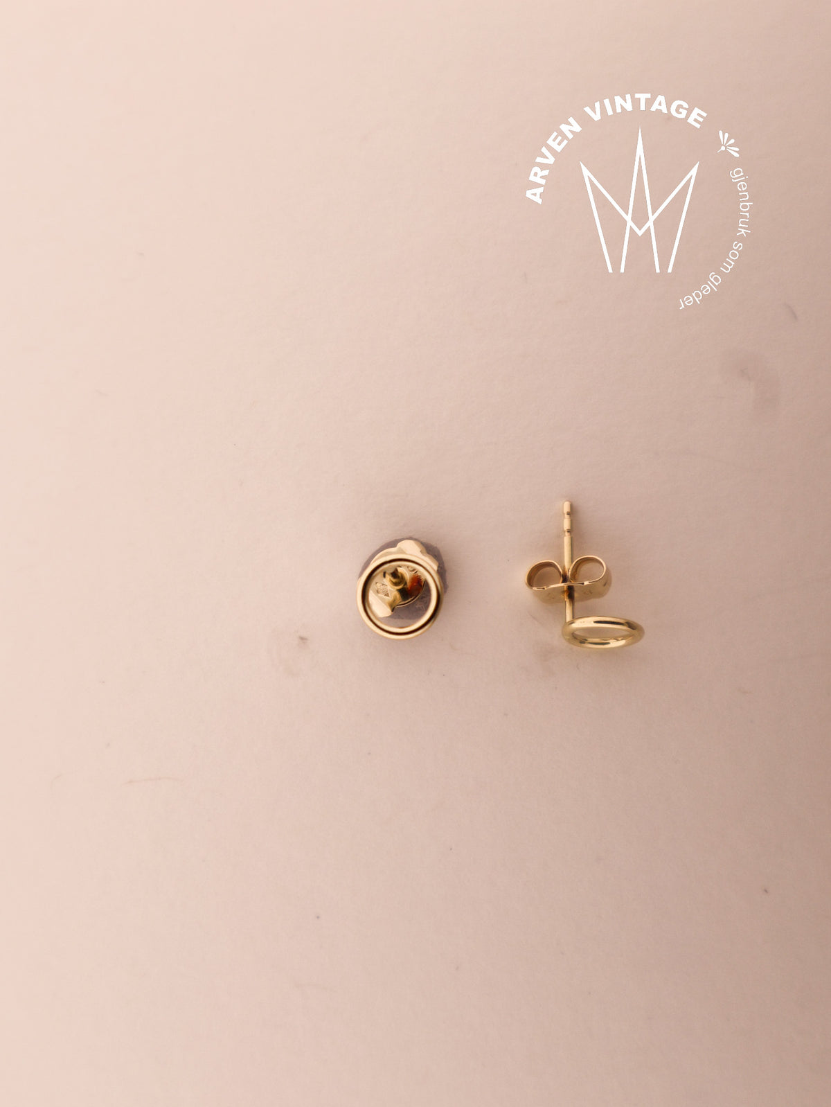 Vintage yellow gold earrings
