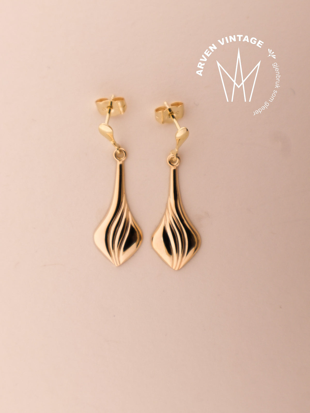Vintage yellow gold earrings