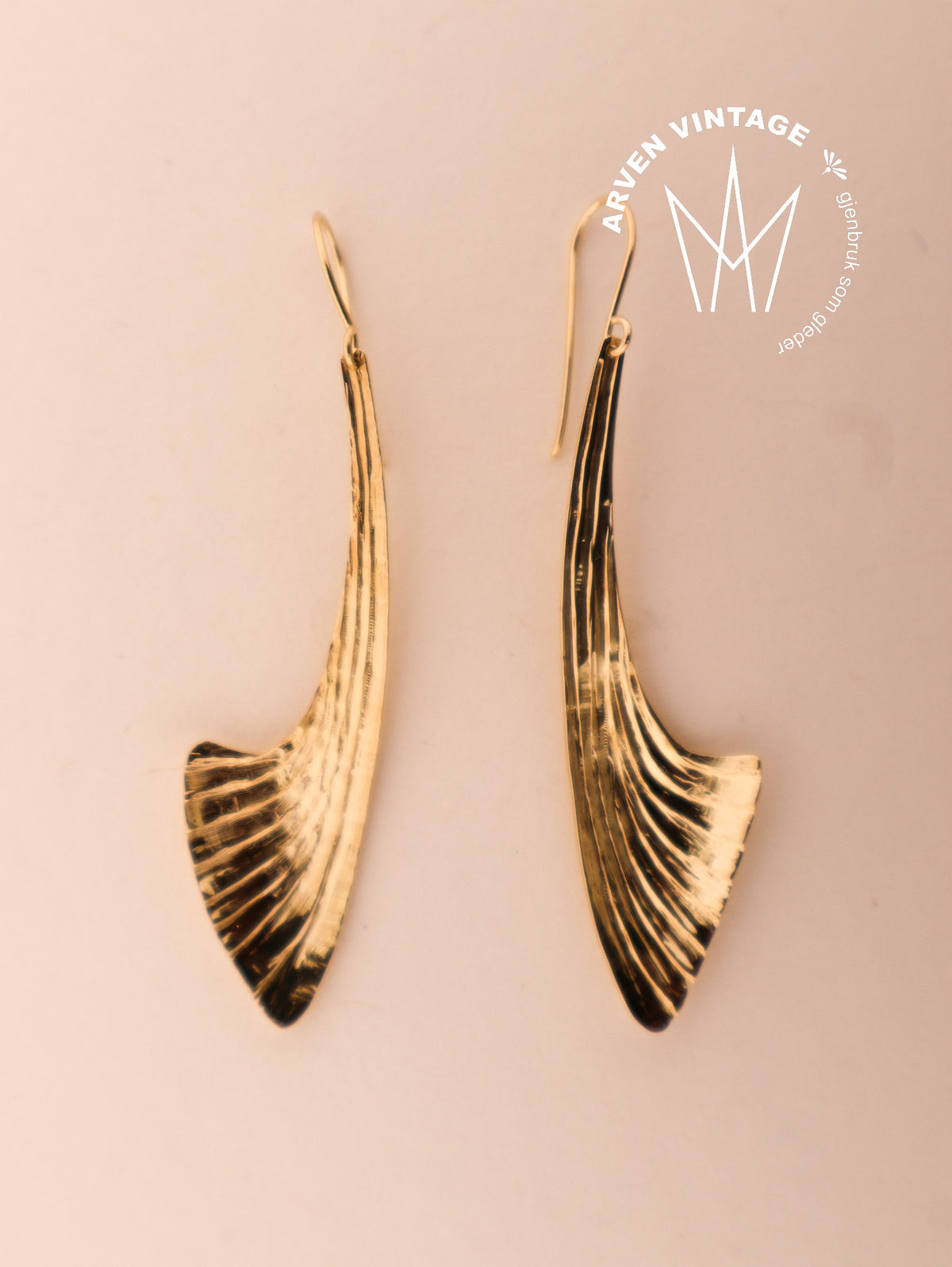 Vintage yellow gold earrings