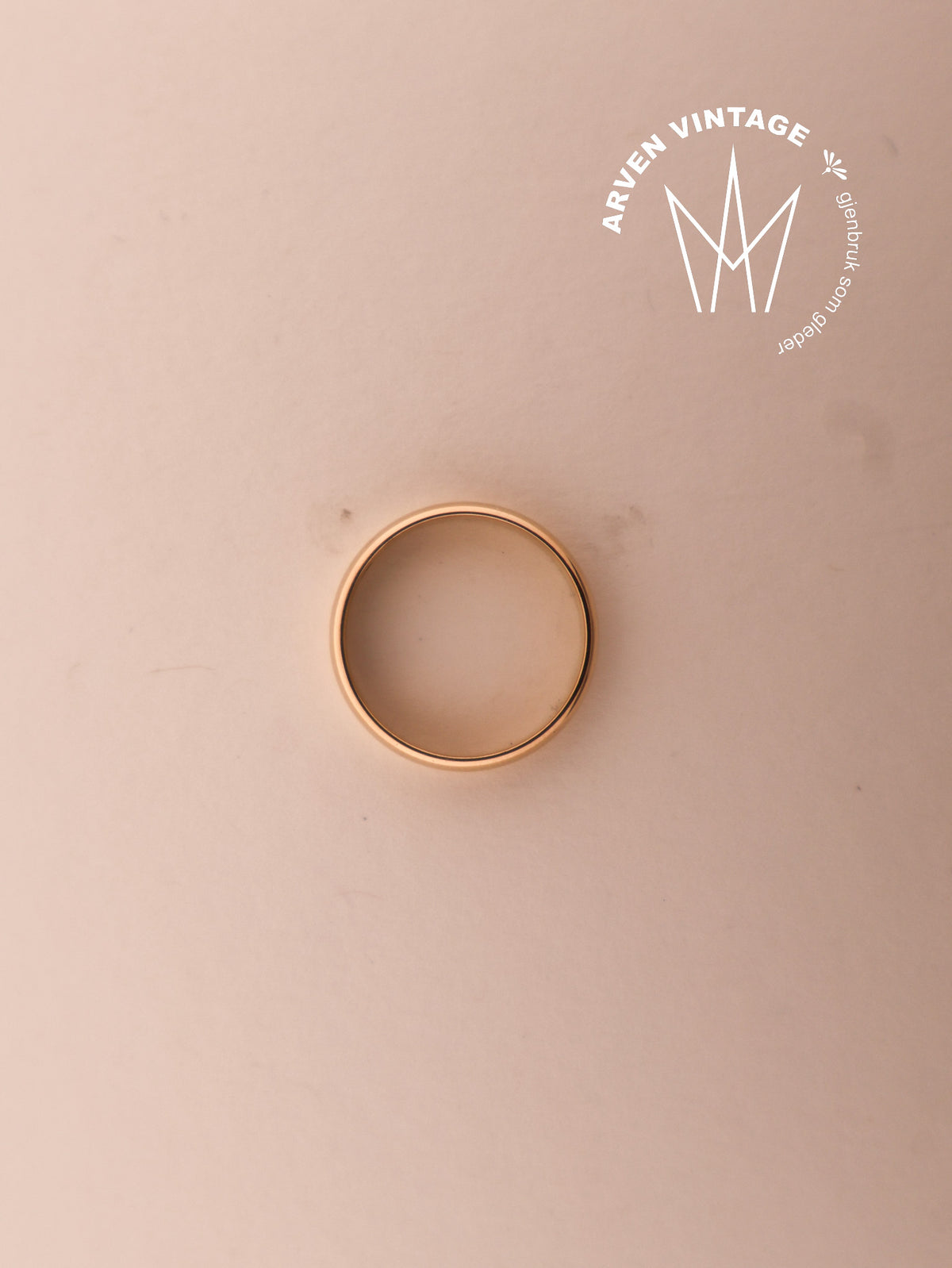 Vintage plain yellow gold ring size 56
