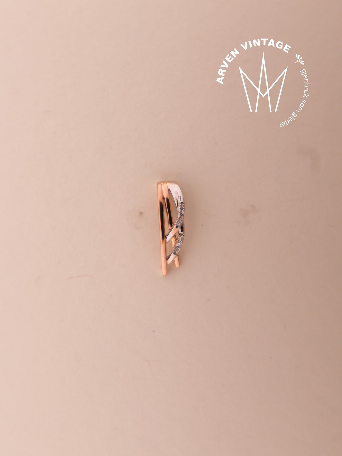 Vintage white gold and rose gold pendant