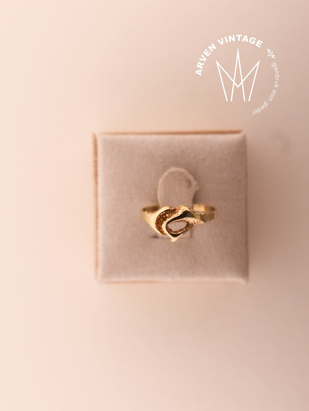 Vintage yellow gold ring size 51