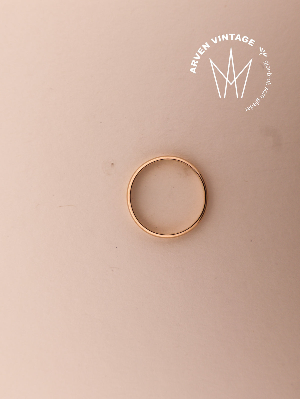 Vintage plain yellow gold ring size 64