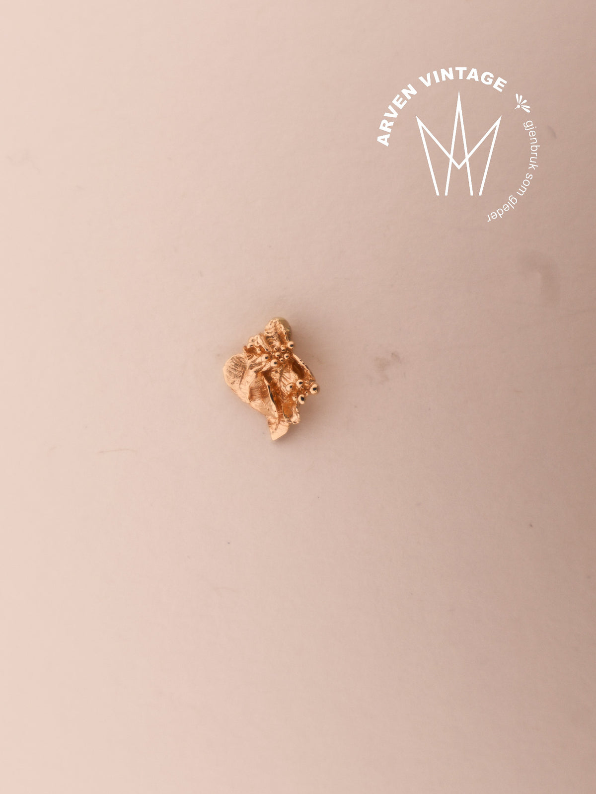 Vintage rose gold pendant