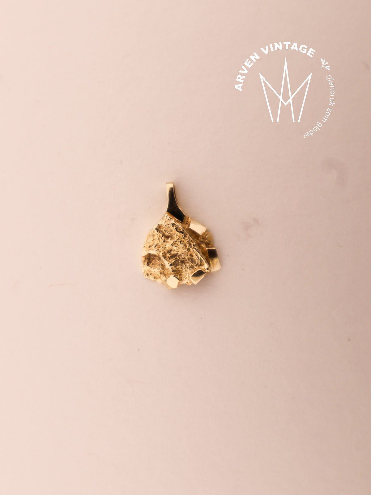 Vintage pendant yellow gold
