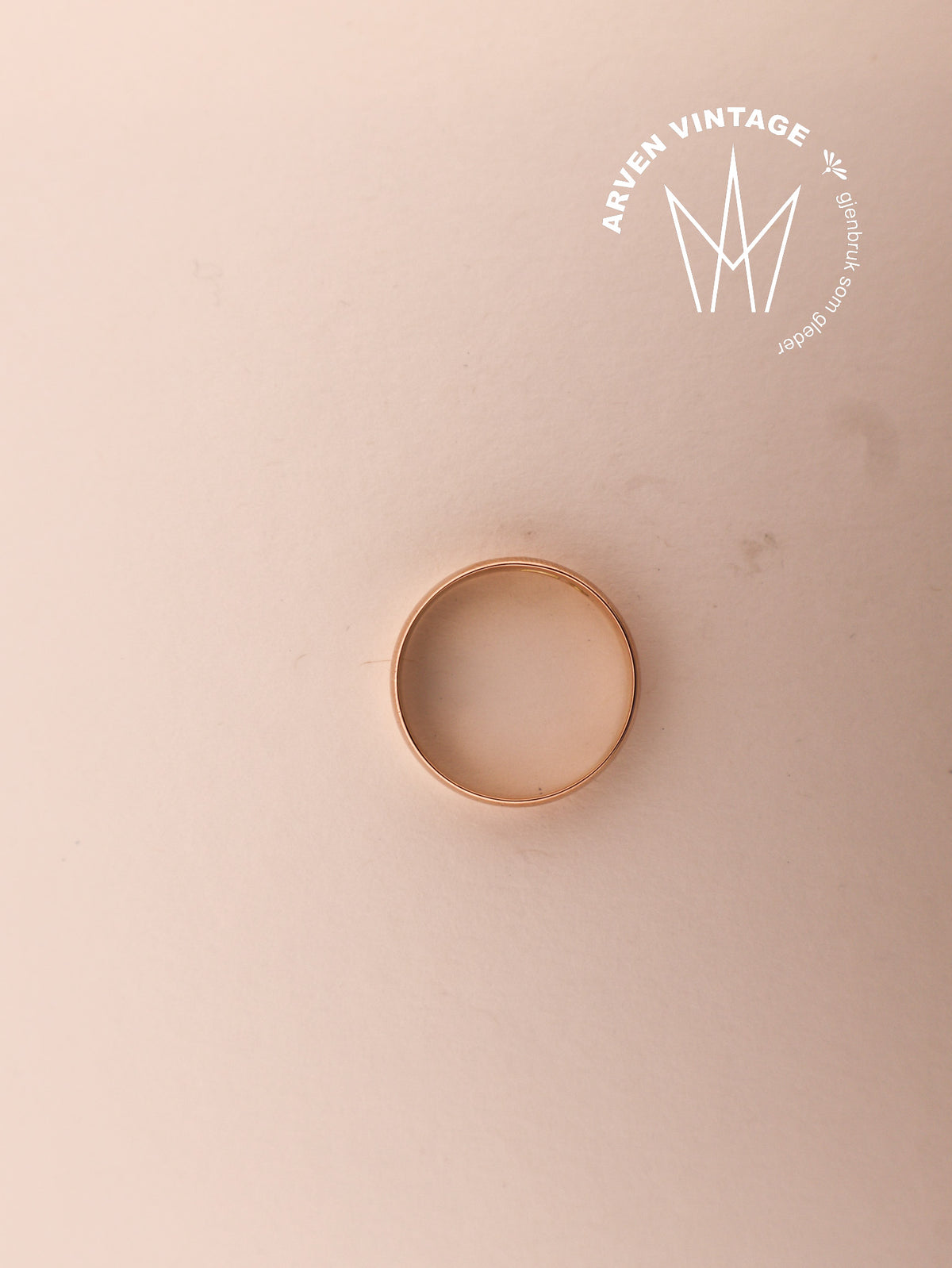 Vintage smooth yellow gold ring, size 63