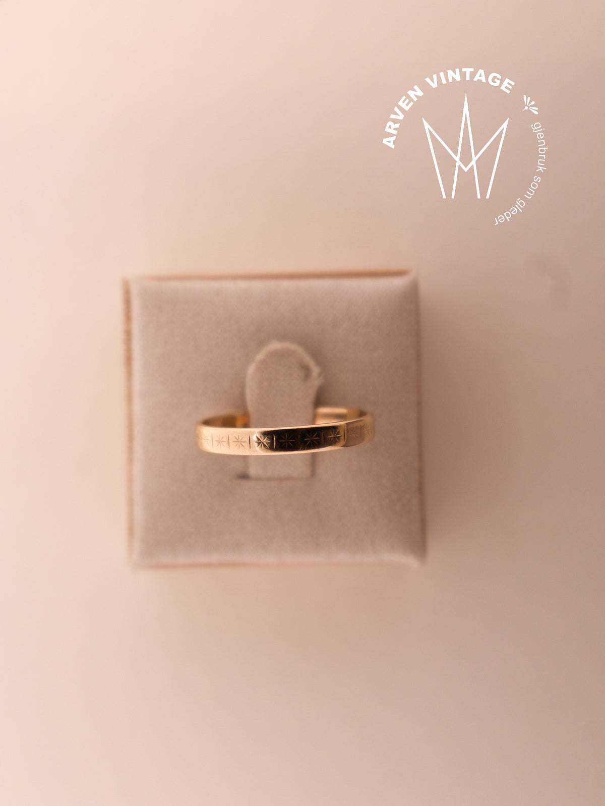 Vintage ring in yellow gold size 59
