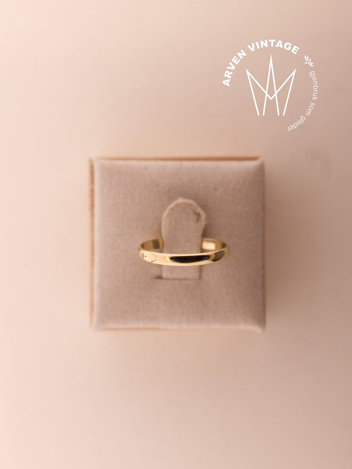 Vintage ring gult gull med blank sten str.52