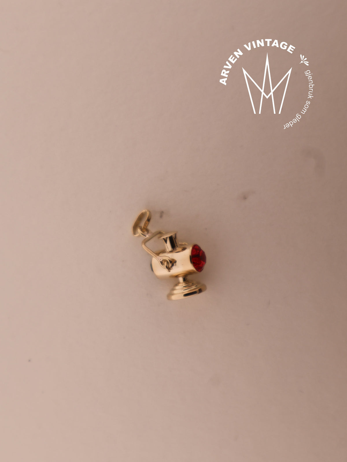 Vintage pendant yellow gold