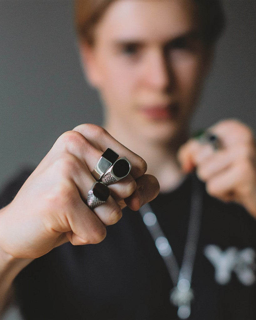 Unisex ring in silver with onyx