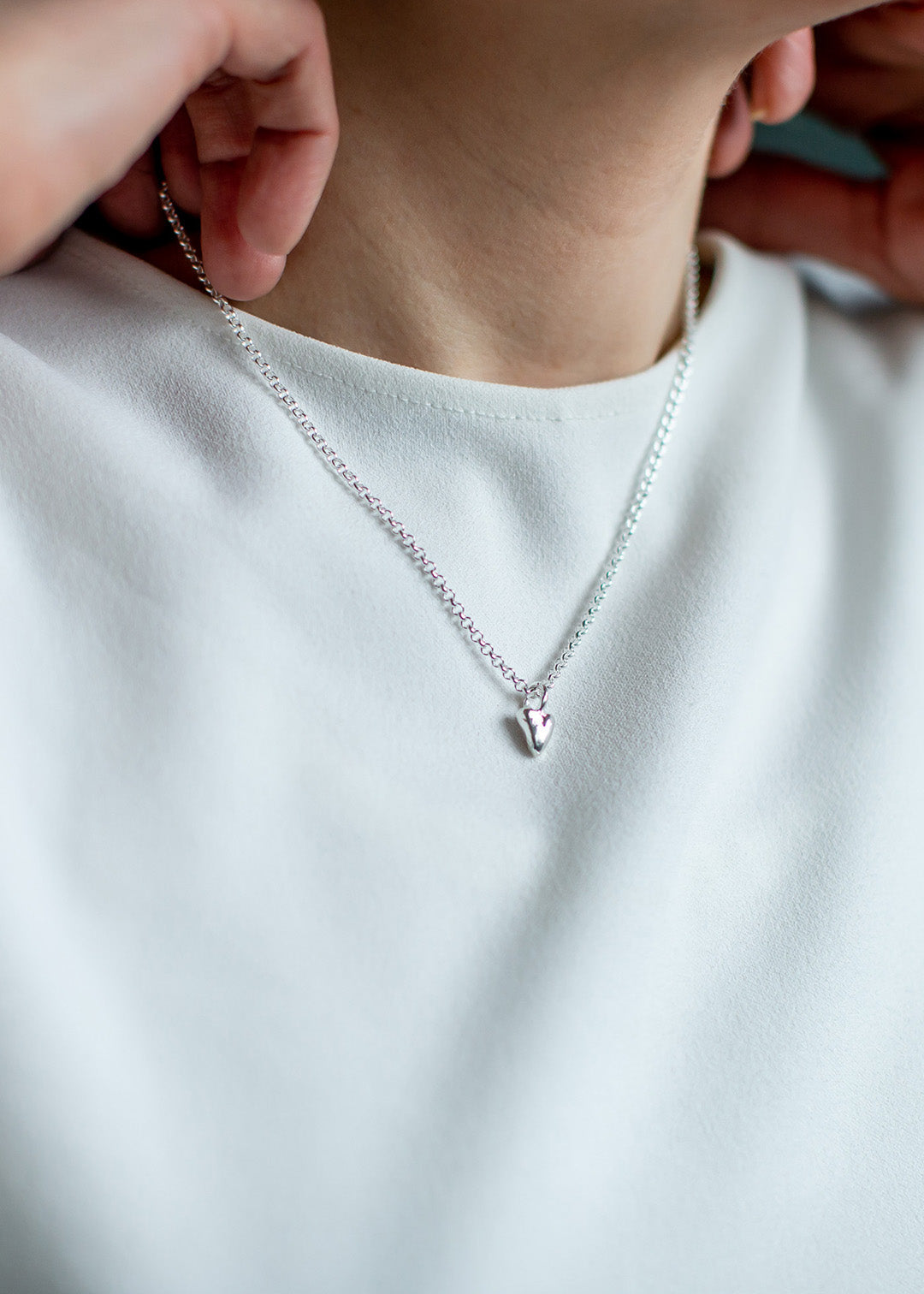 Mia heart necklace small