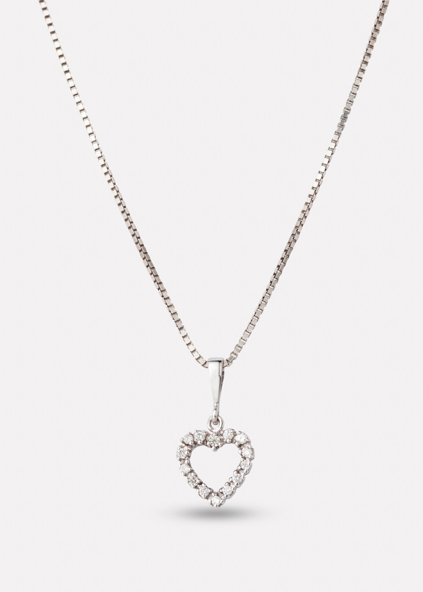 Diamanthjerte anheng i hvitt gull 0,14 ct