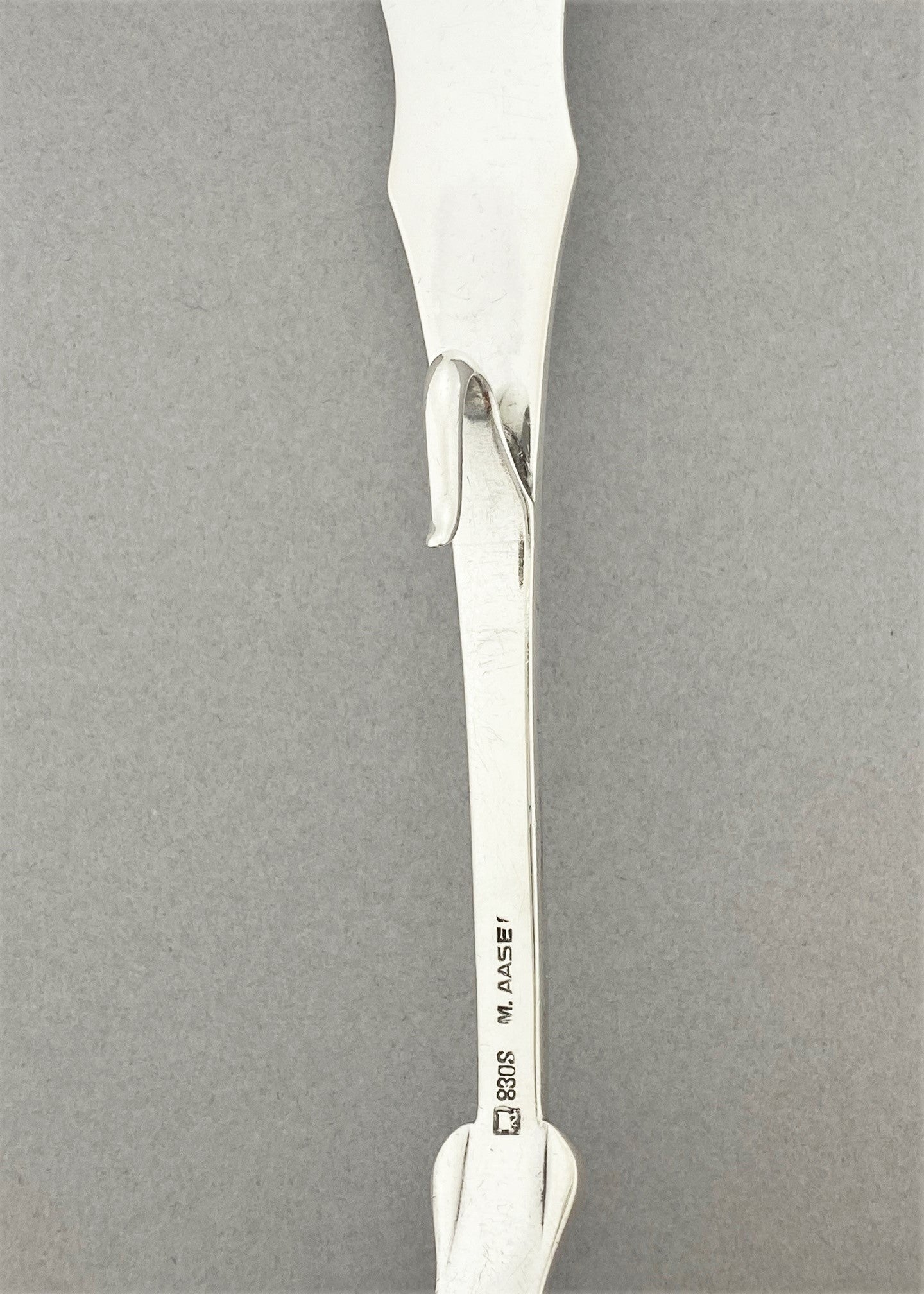 Queen sauce spoon with hook