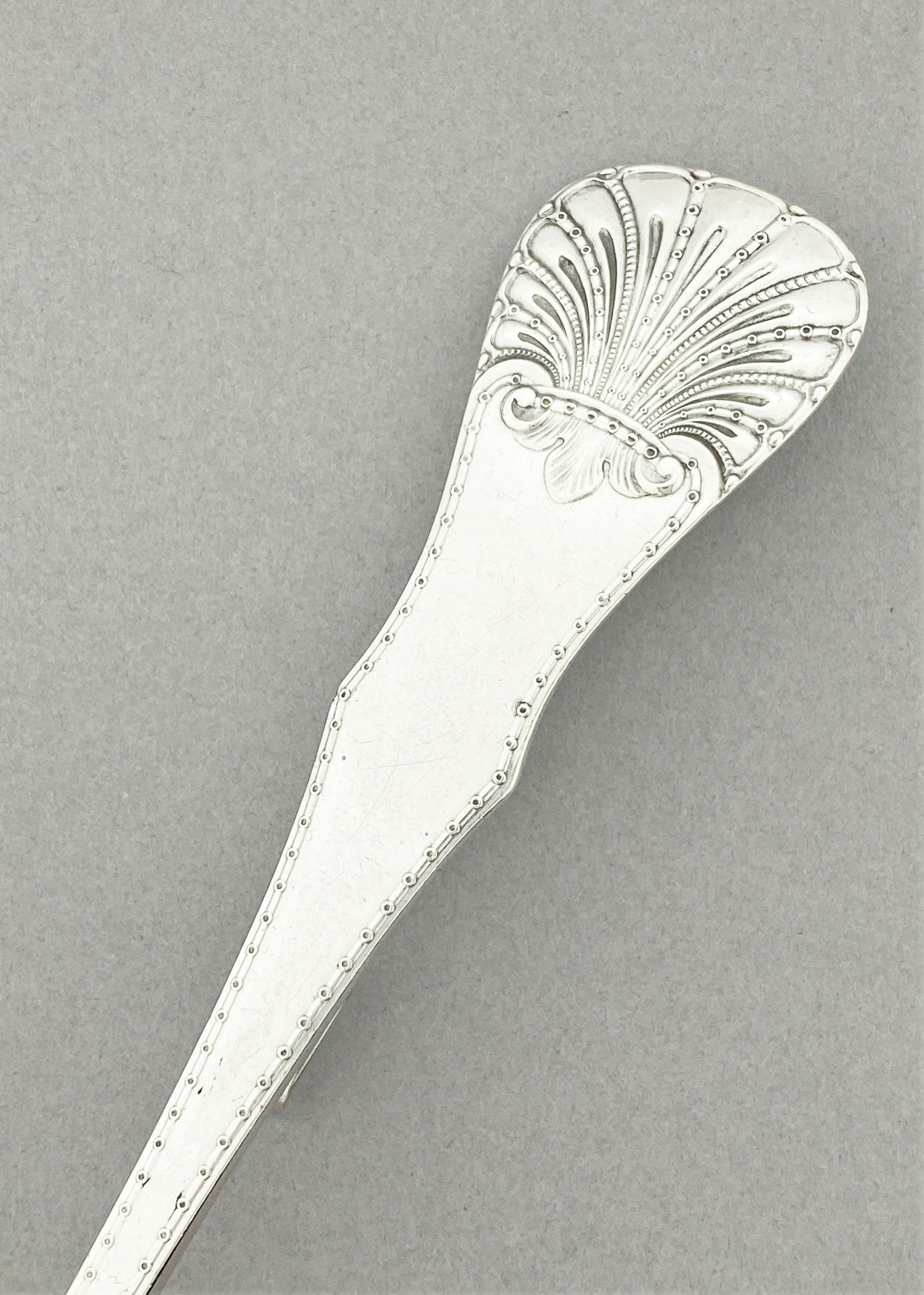 Queen sauce spoon with hook