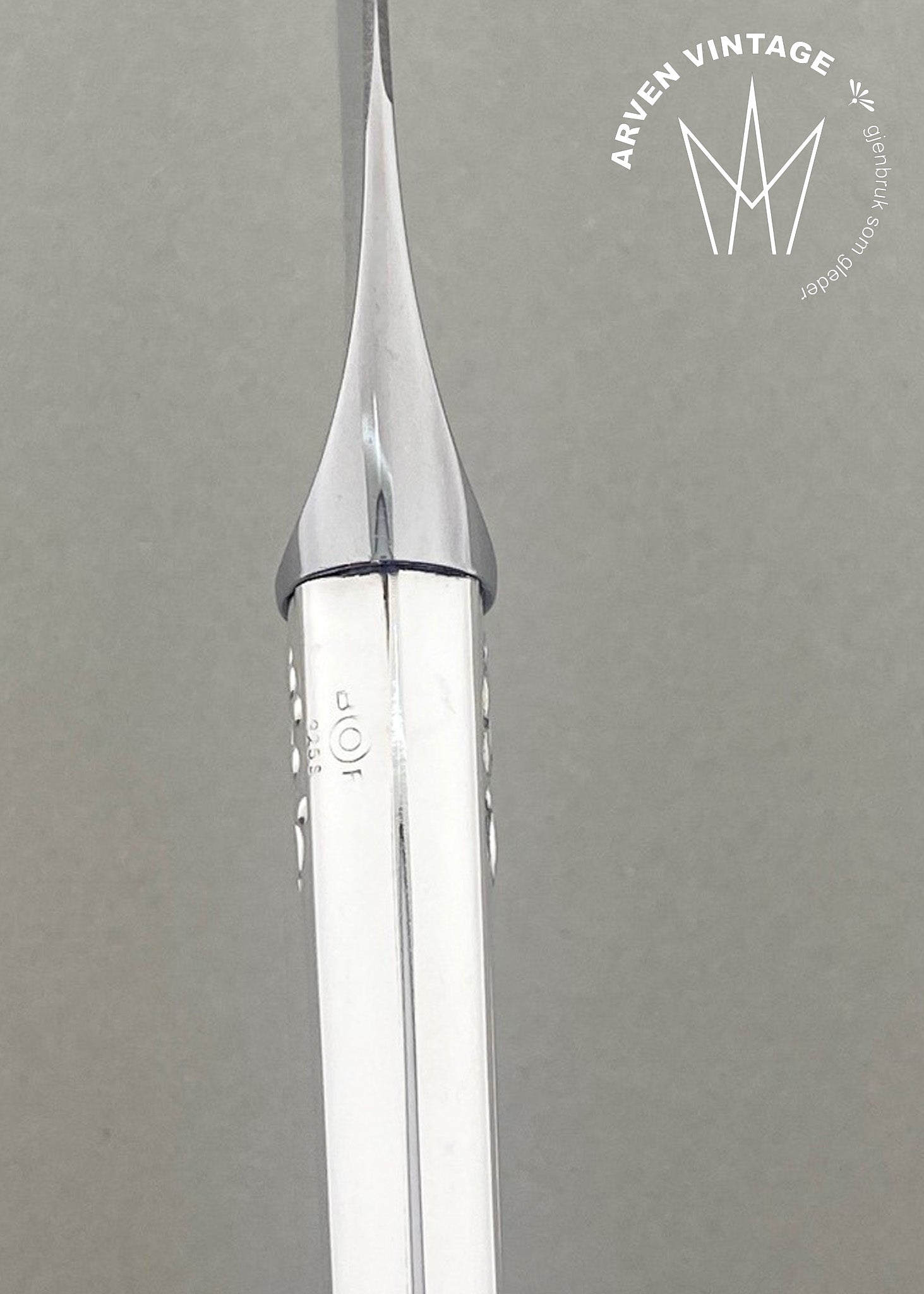 Vintage Tradition small dining knife with long handle
