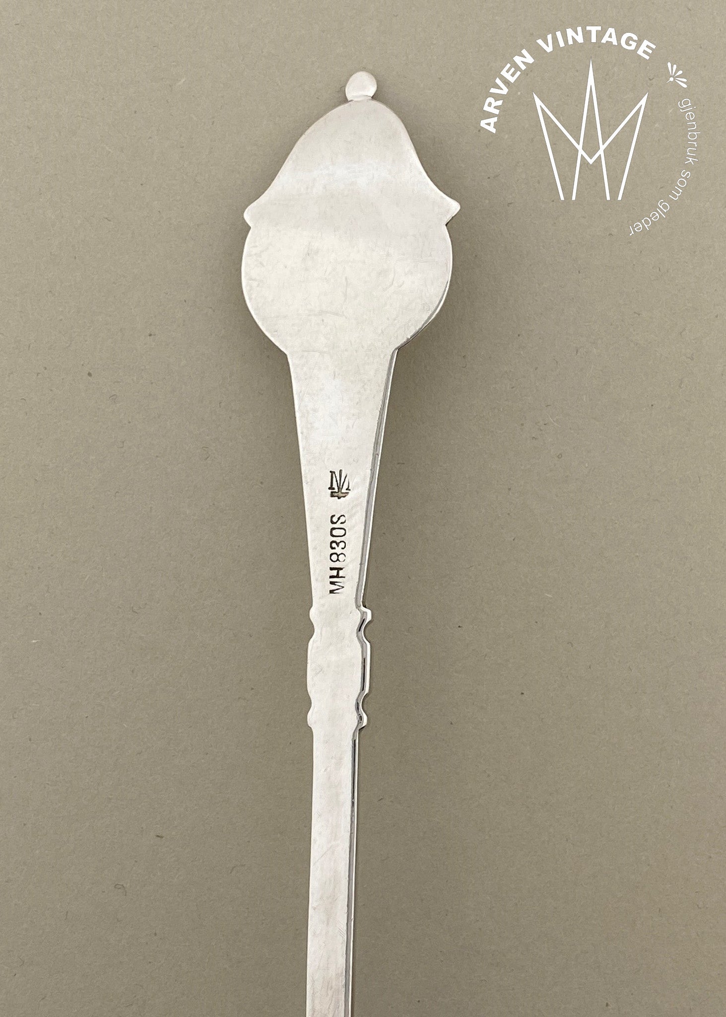 Vintage large tablespoon in unknown pattern