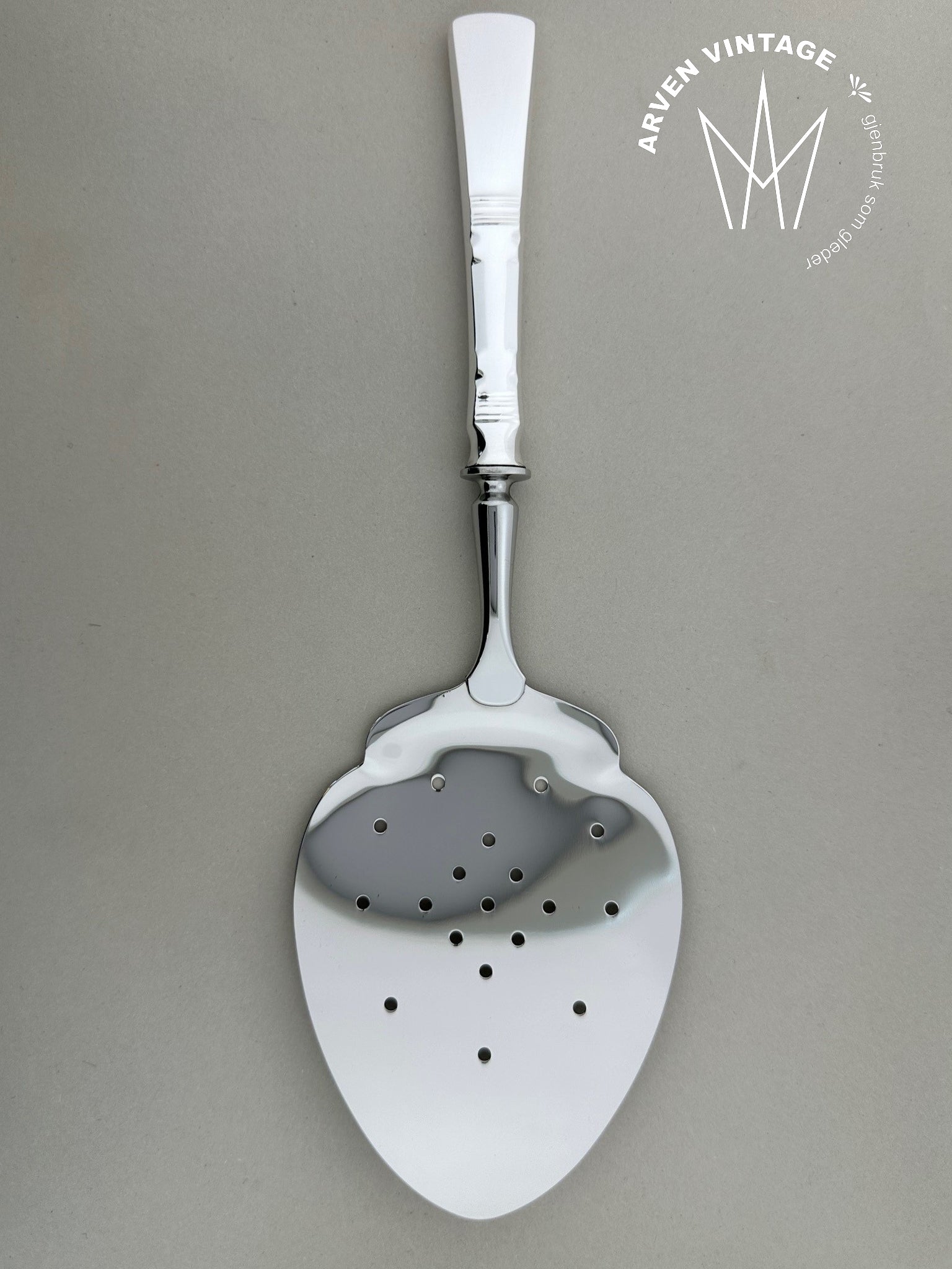Vintage Banquet fishing shovel with steel blade