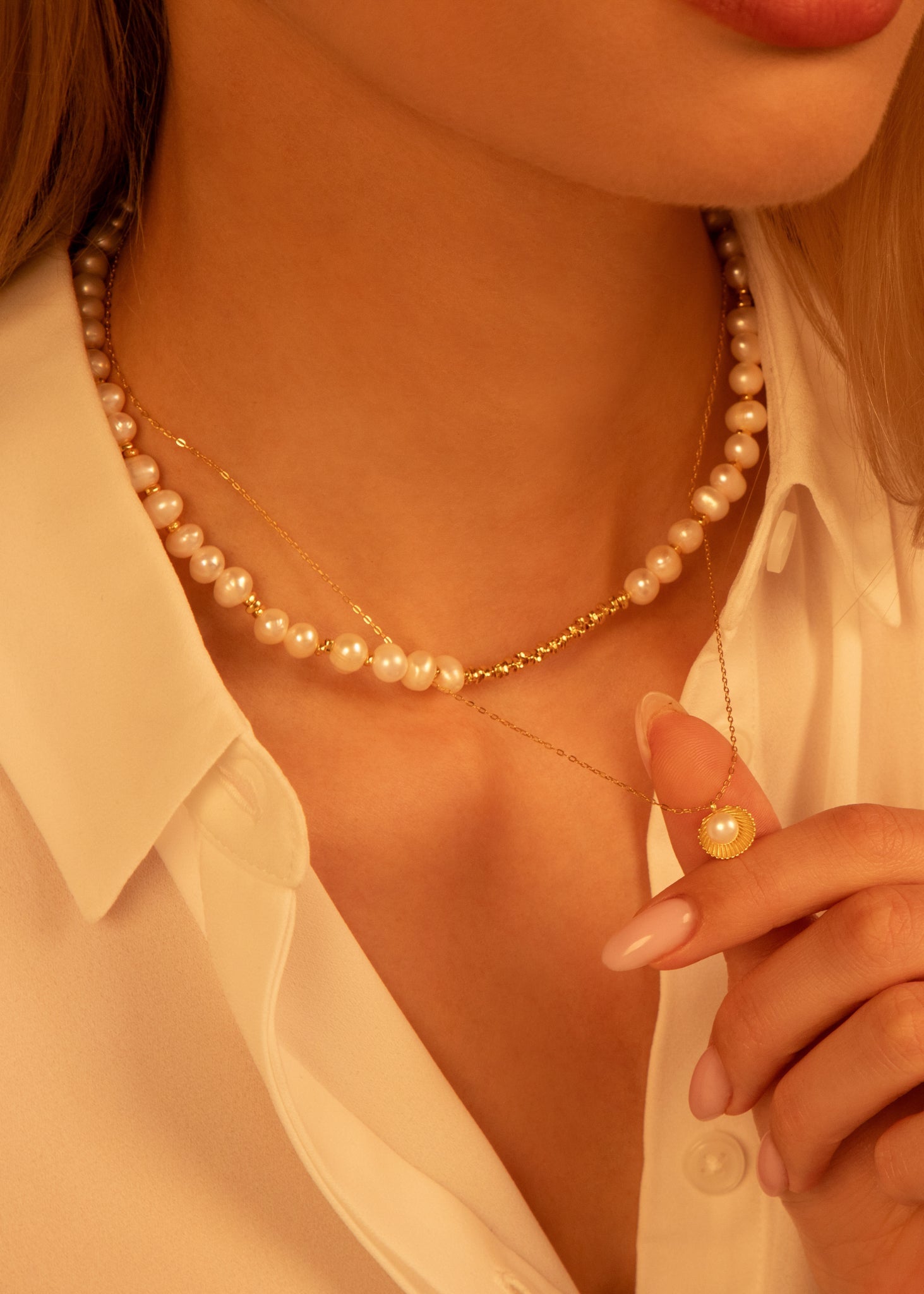 Silver pearl necklace
