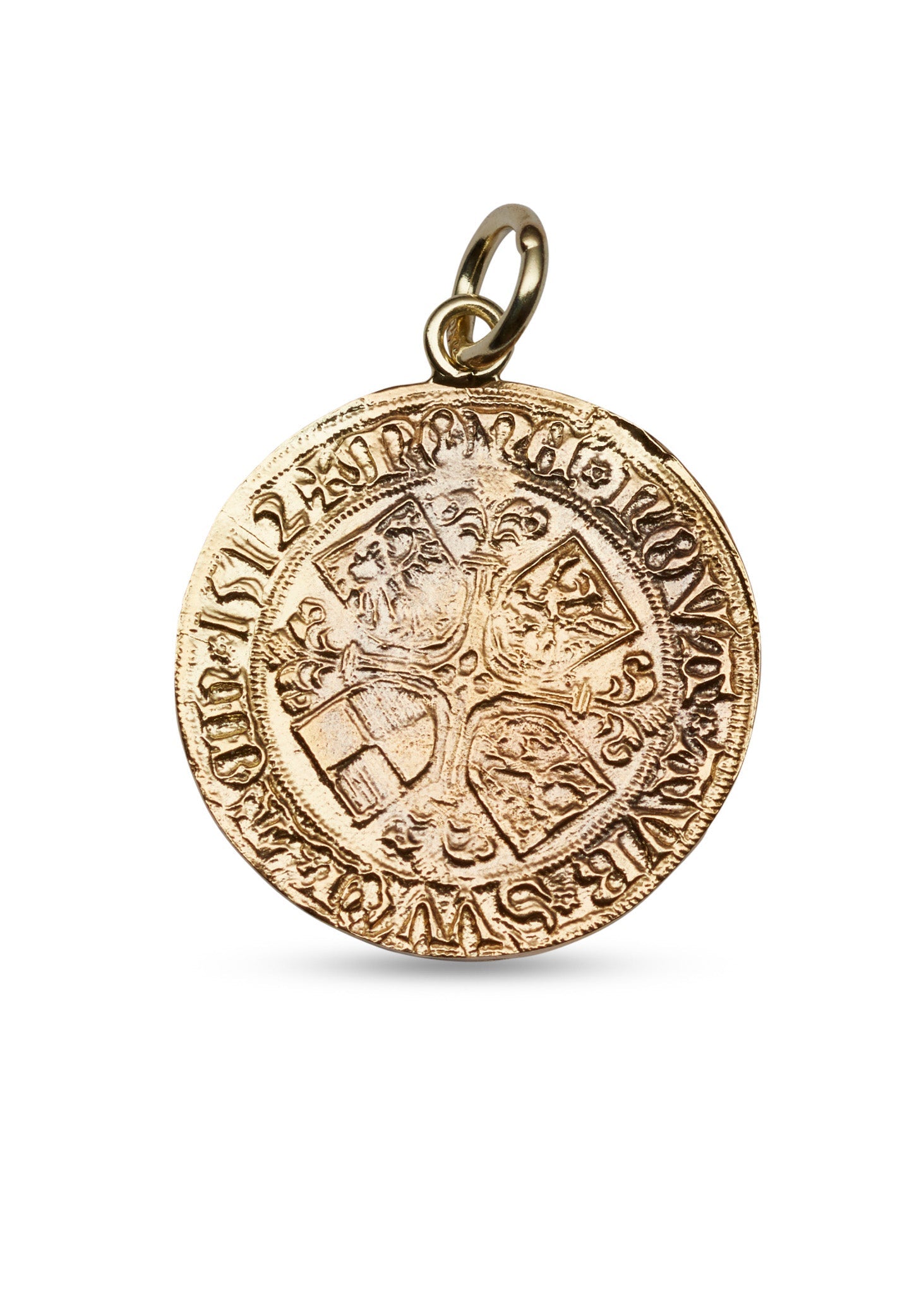 Brewing coin pendant in yellow gold