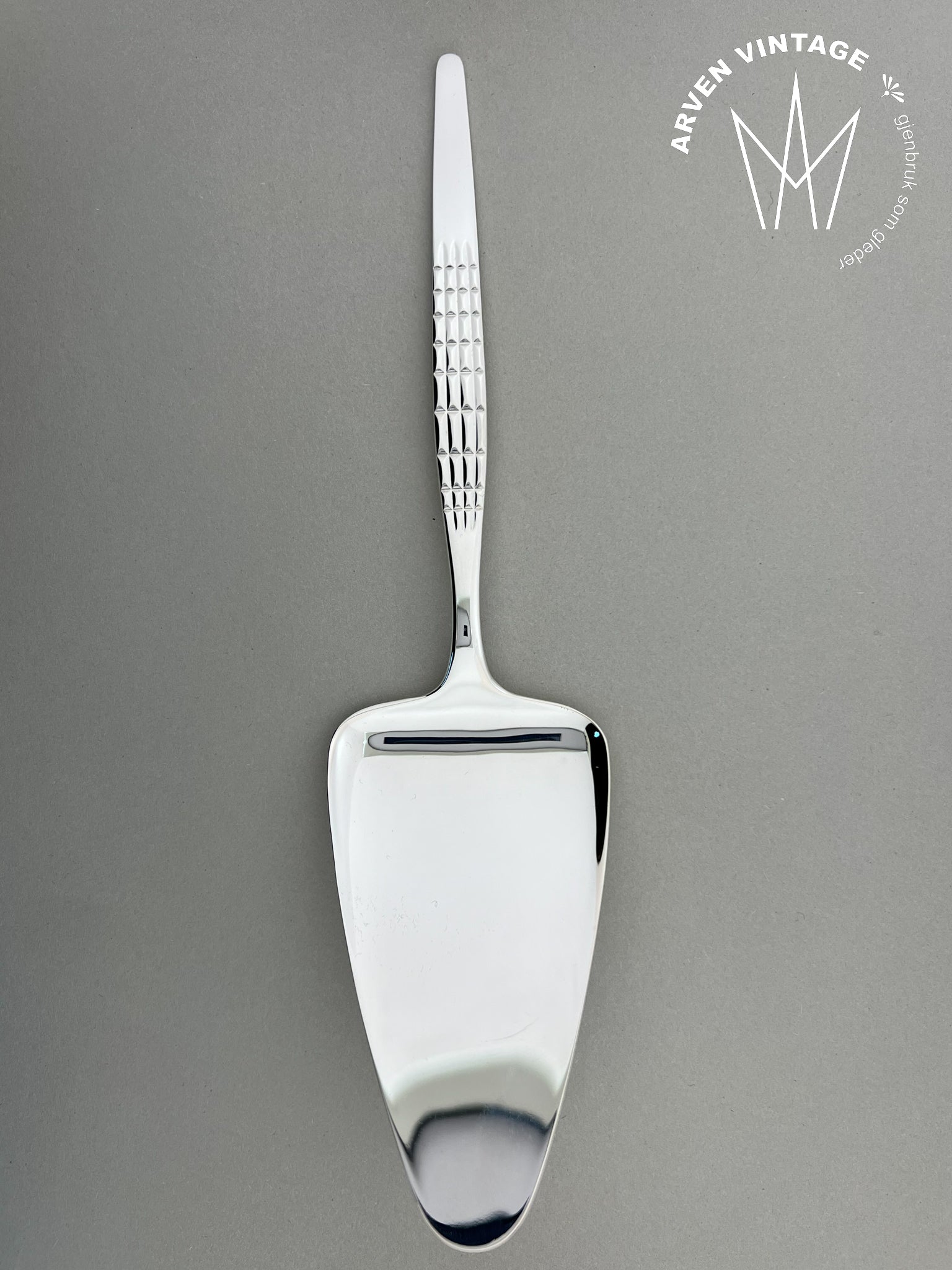 Vintage Faceted Cake Spatula