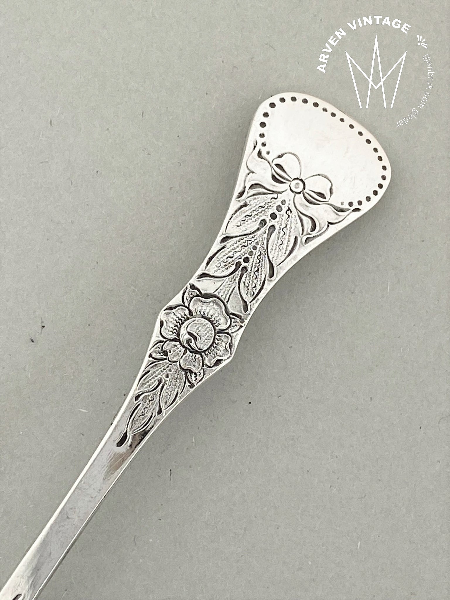 Vintage Rose butter knife
