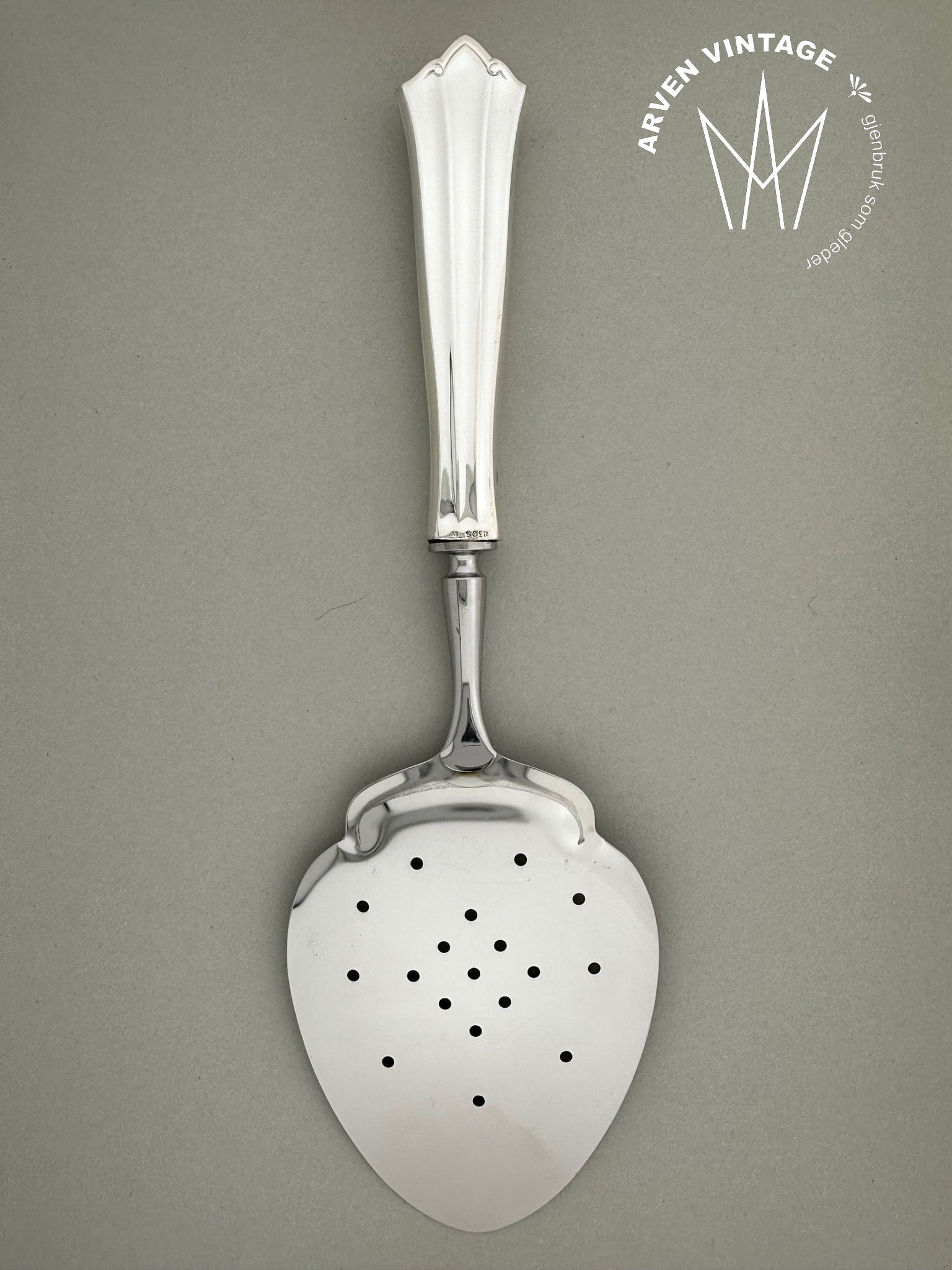 Vintage Princess fishing shovel with steel blade