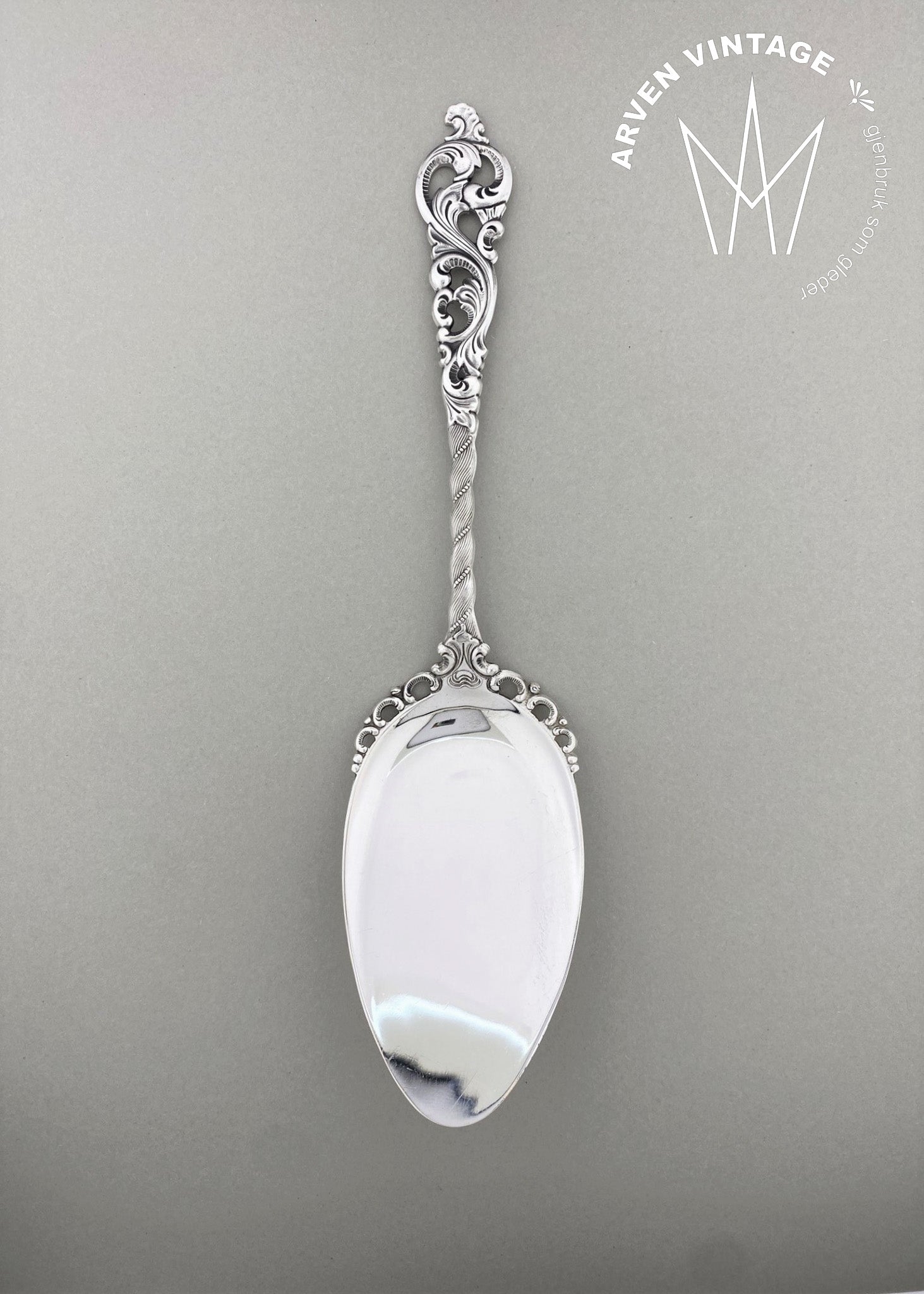 Vintage Double Rococo small cake spatula