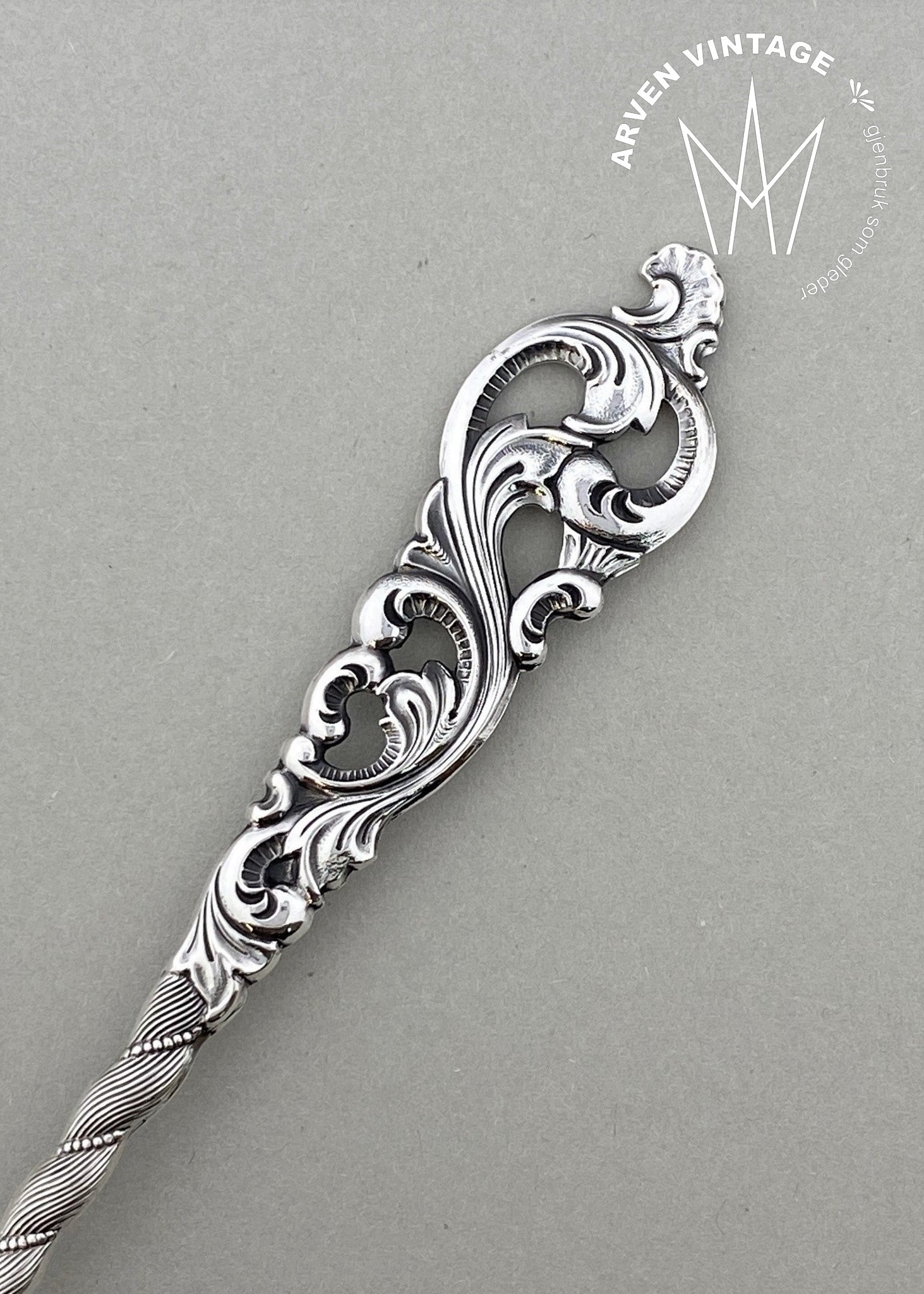 Vintage Double Rococo small cake spatula