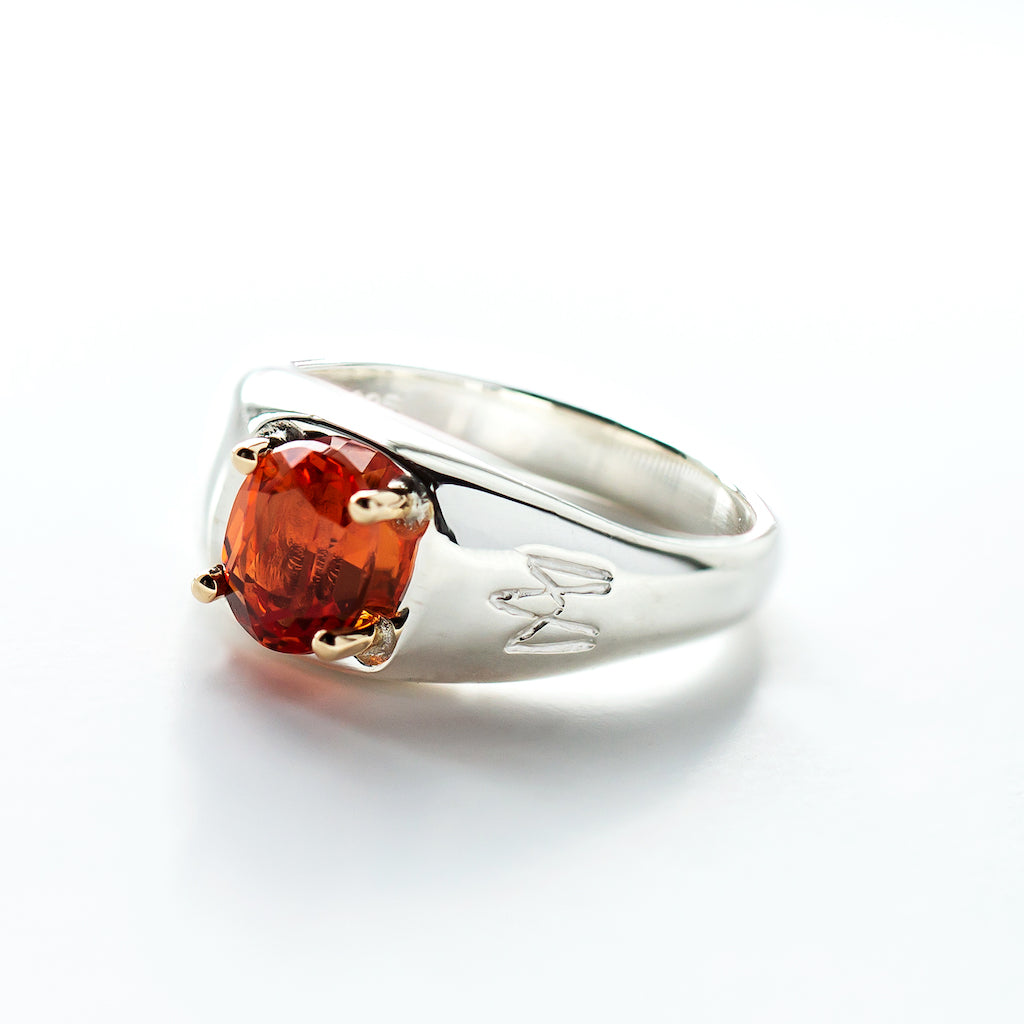 Billie ring i sølv med syntetisk Padparadscha