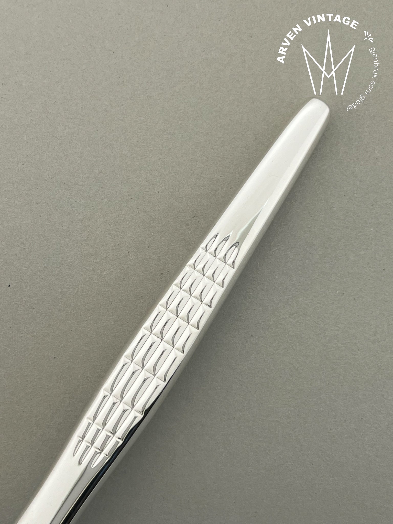 Vintage Facet small dinner knife with long handle