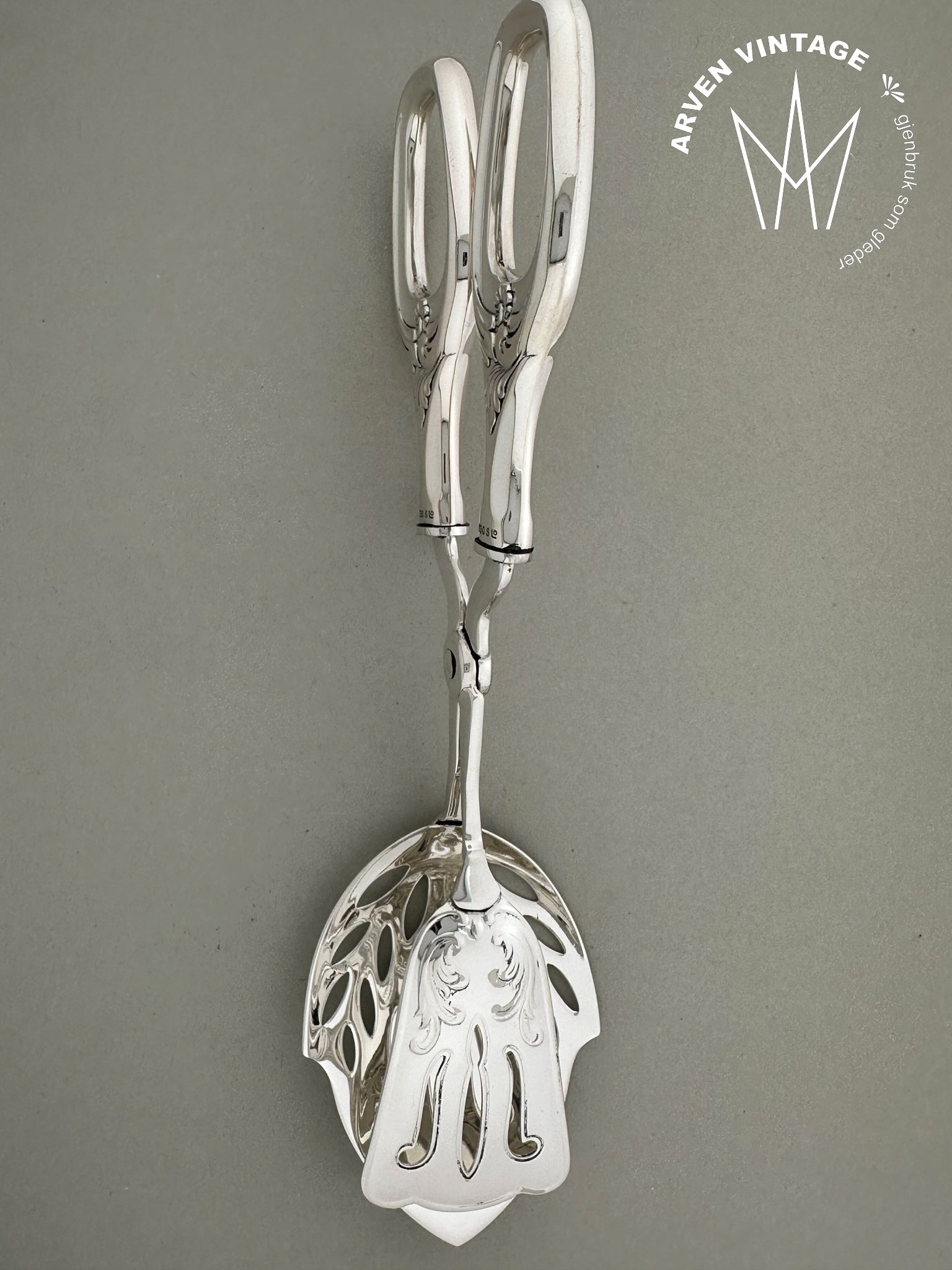 Vintage Elisabeth sandwich tongs