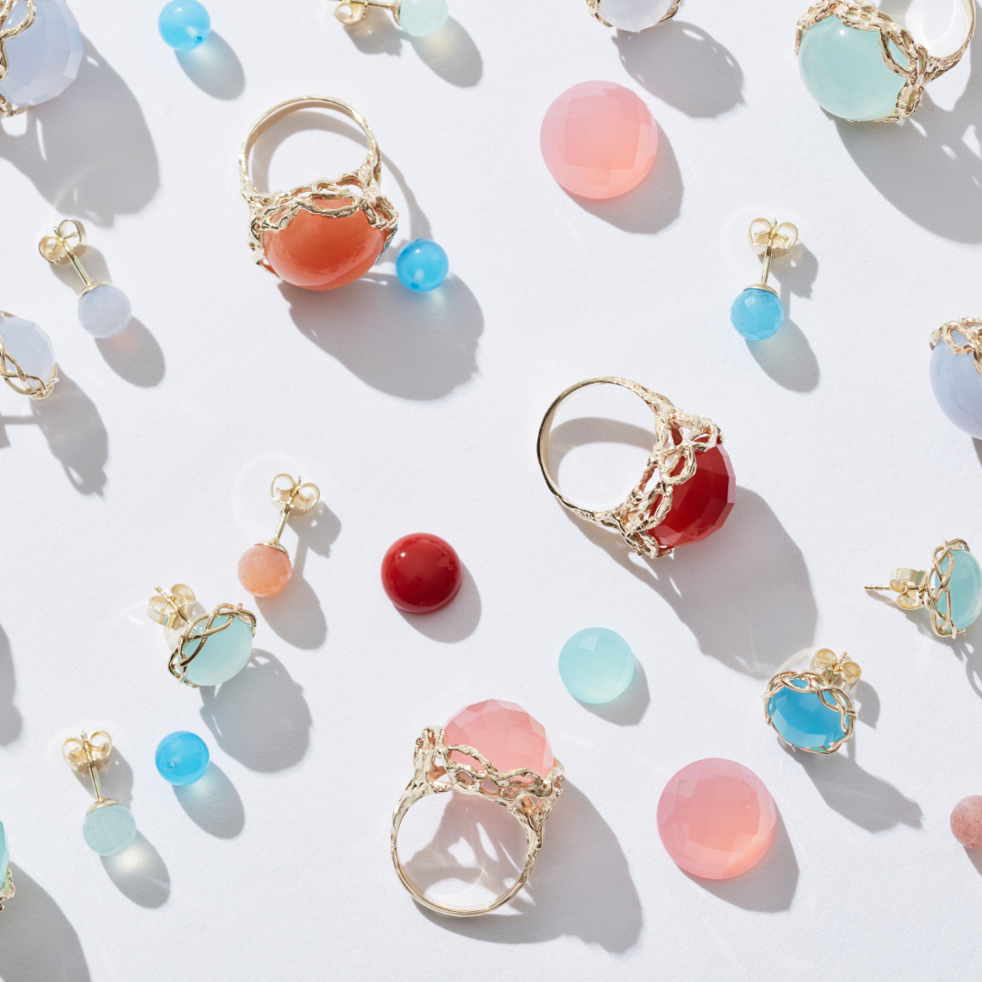 Fargerike smykker – gi antrekket et “pop of color”