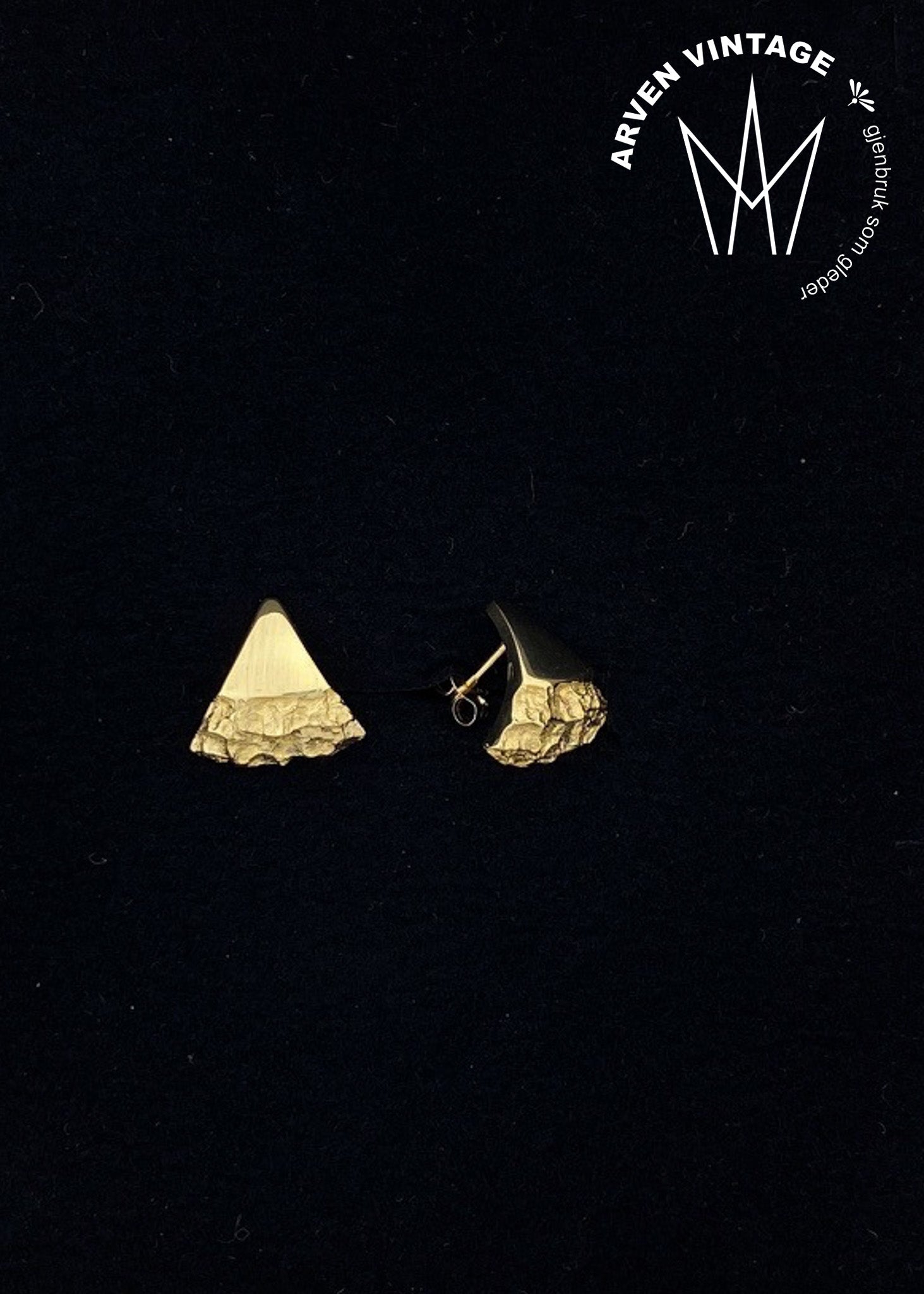 Vintage trekantet ørepynt i gult gull