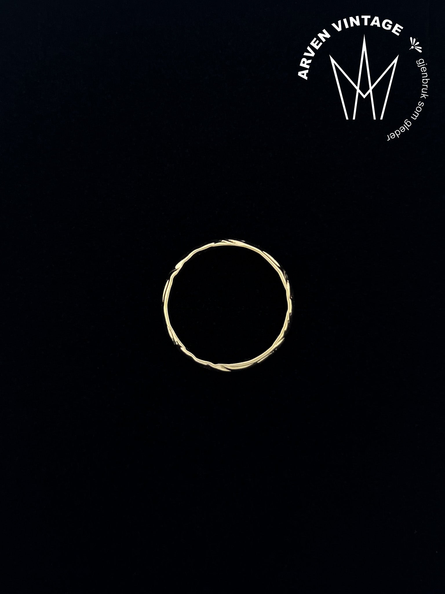 Vintage ring med siselering gult gull str 59