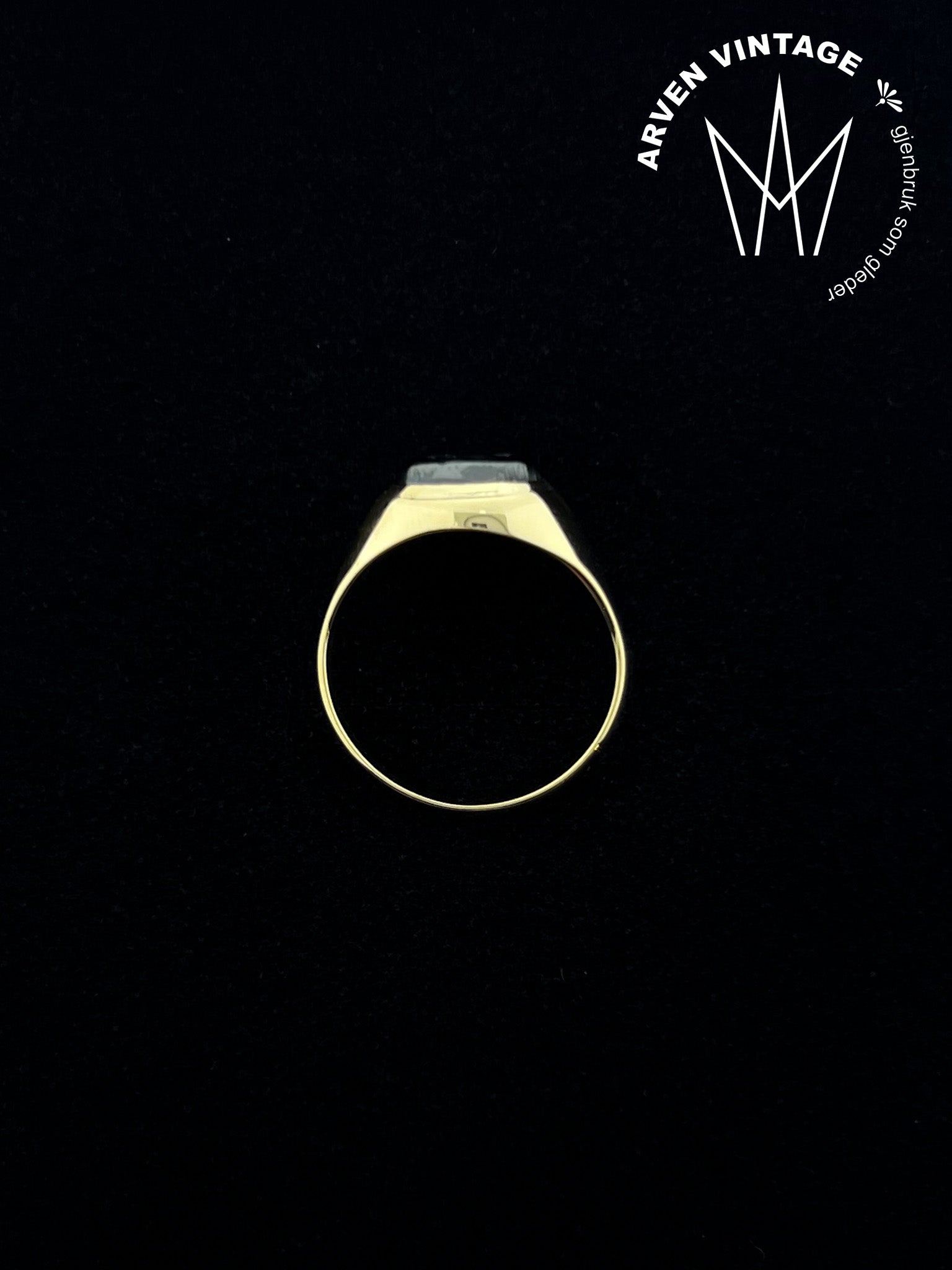 Vintage ring med svart sten gult gull str 62