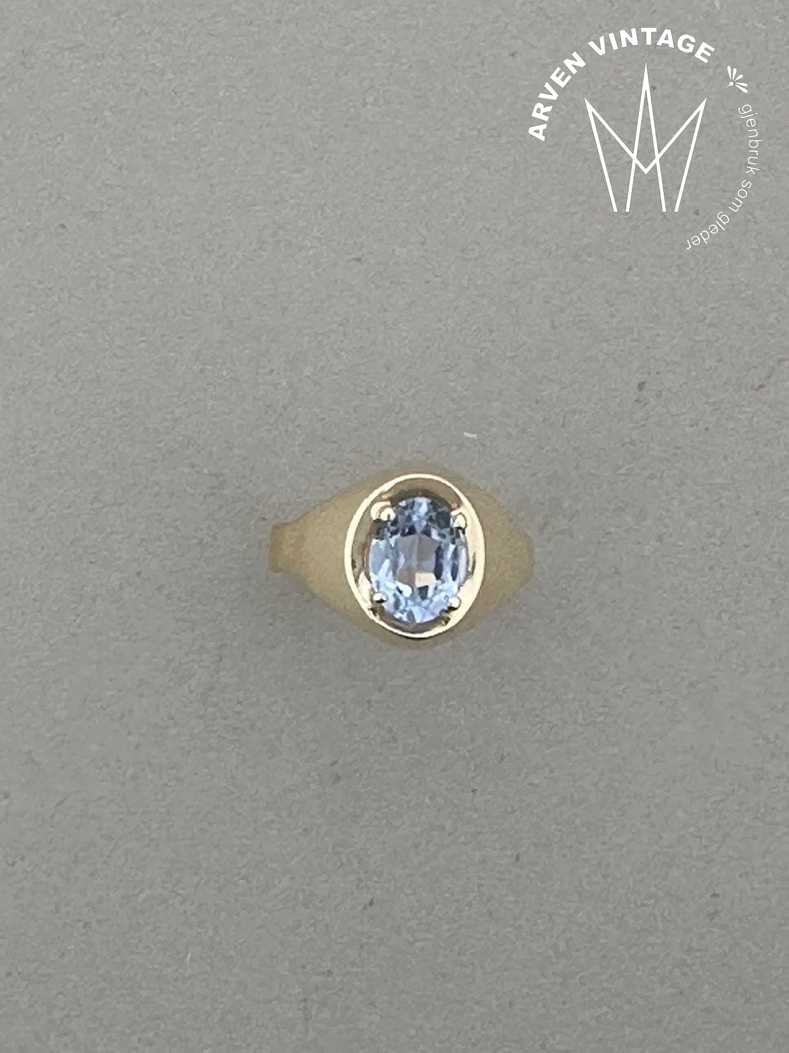 Vintage ring gult gull med blå sten str 56