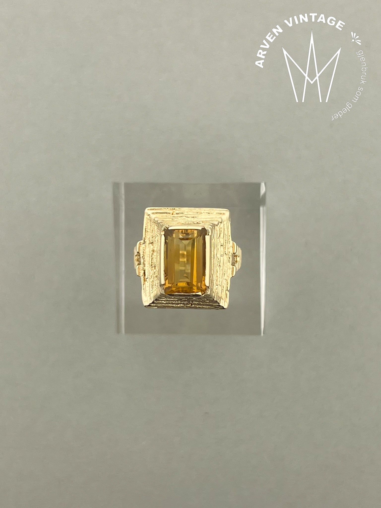 Vintage ring gult gull med gylden sten str 53