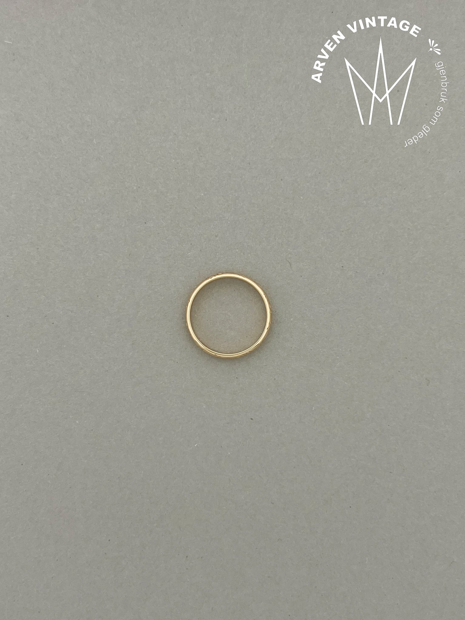 Vintage ring gult gull med siselering str 59
