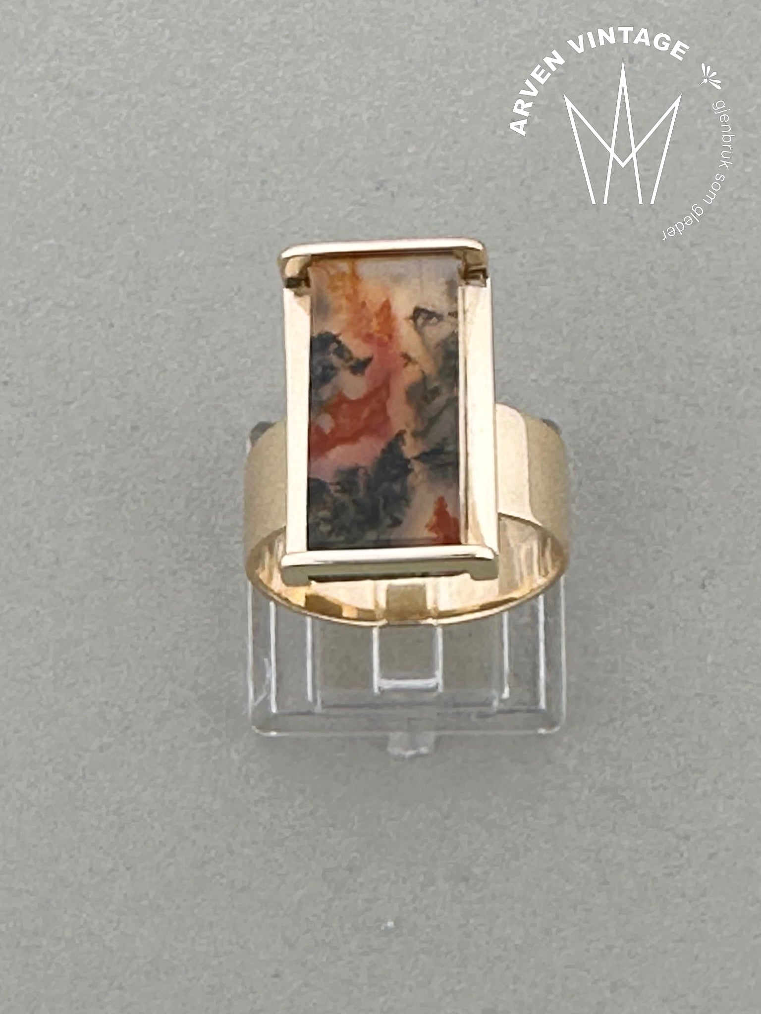 Vintage ring with rectangular stone yellow gold size 59