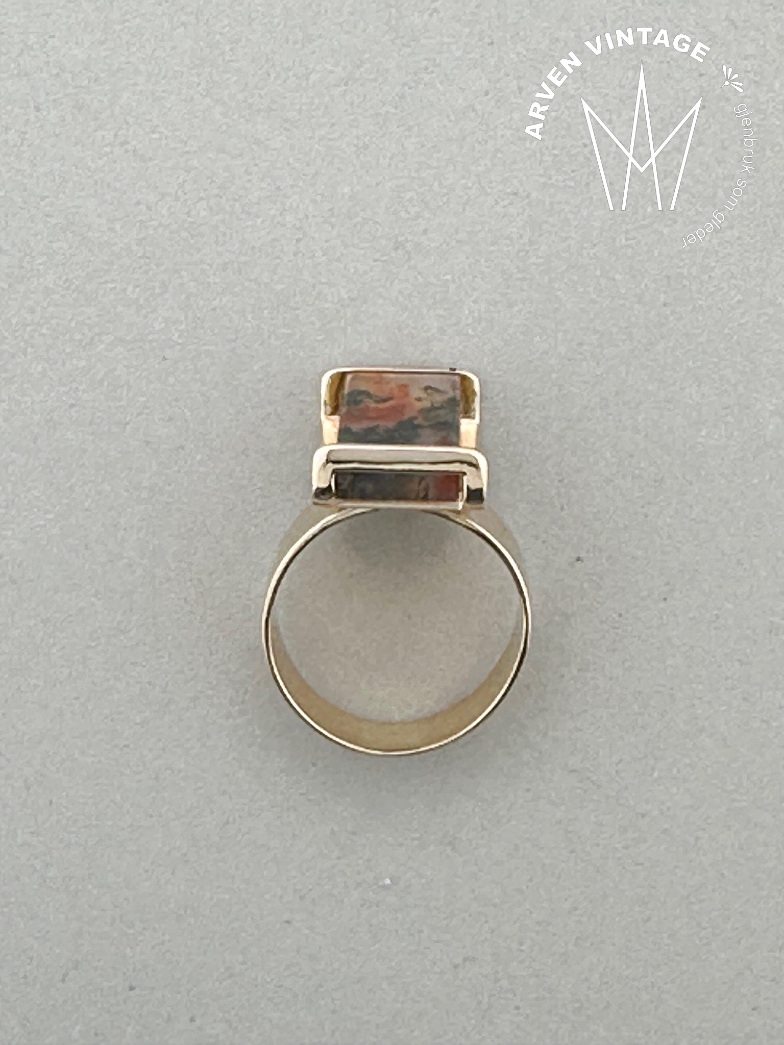 Vintage ring with rectangular stone yellow gold size 59