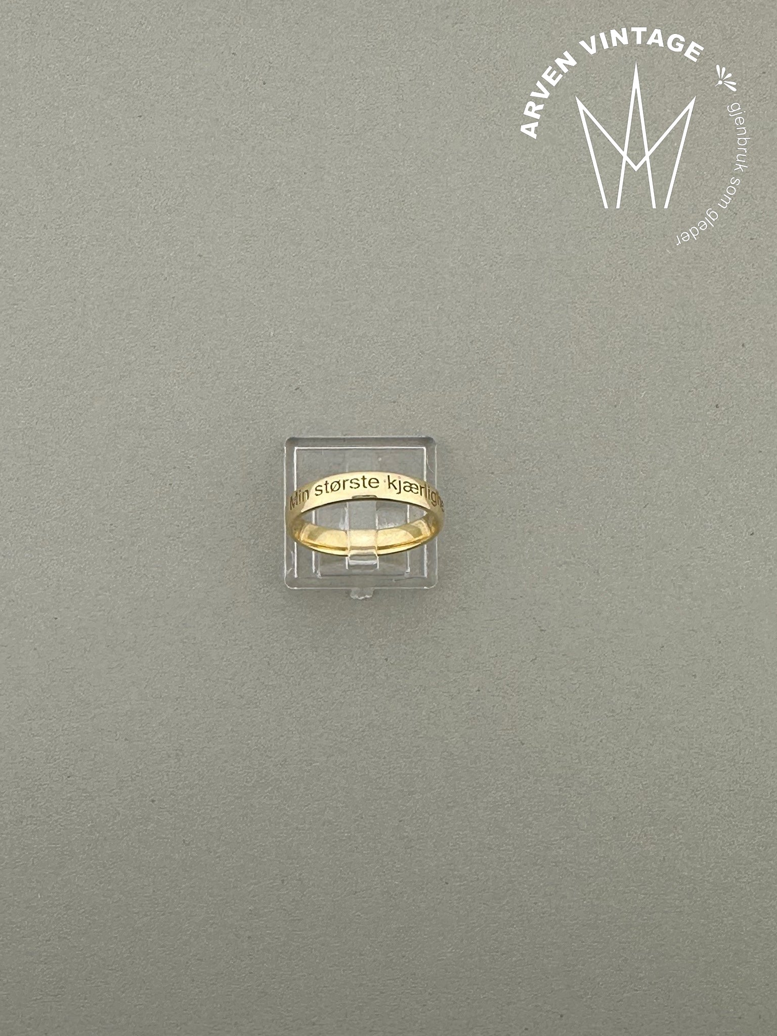 Vintage ring in yellow gold with engraving, size 57