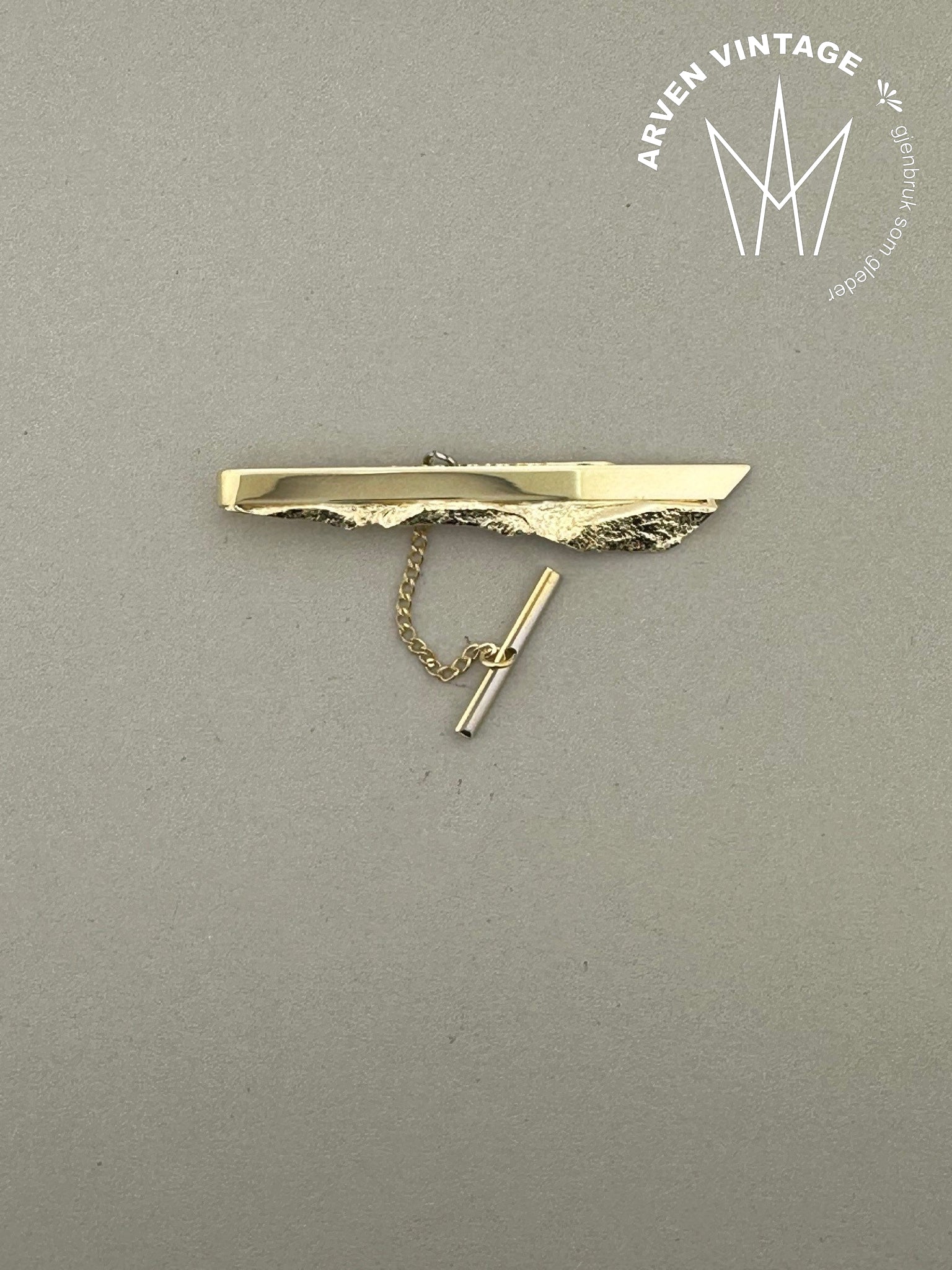 Vintage tie pin yellow gold